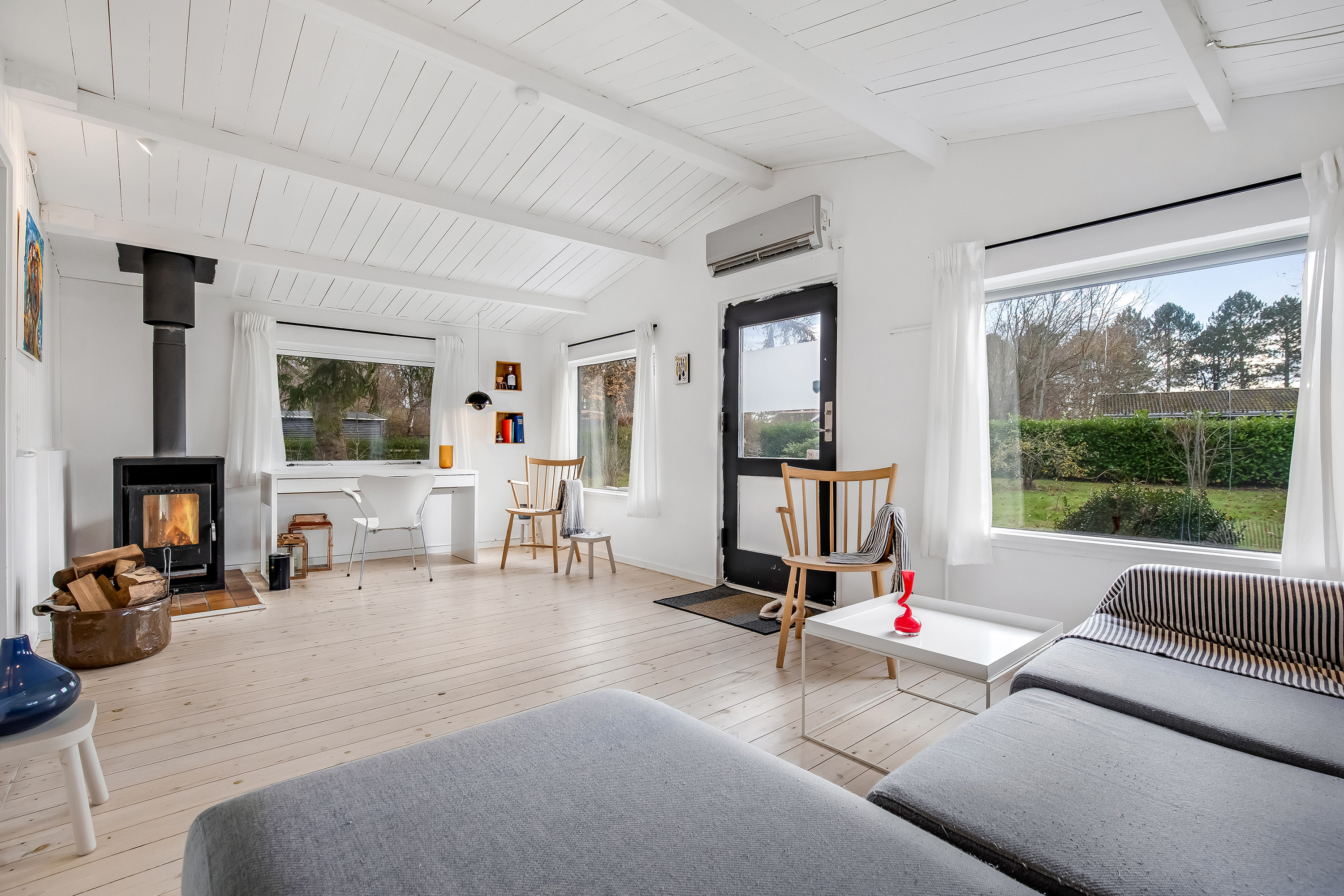 Fremhævet stue billede i fuldskærmstilstand. Billede af Klokkervej 12, Skoven, 3630 Jægerspris