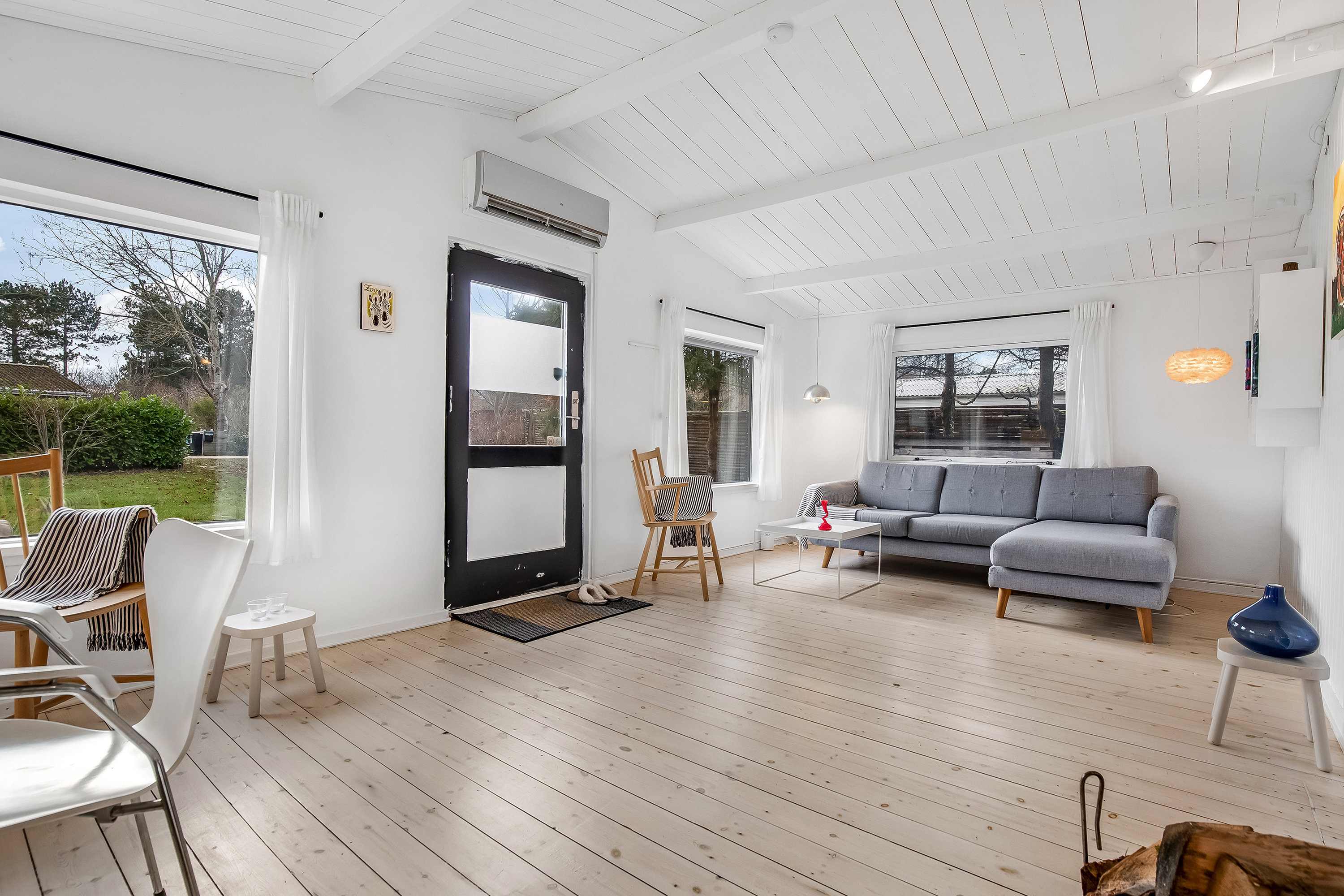 Fremhævet stue billede i fuldskærmstilstand. Billede af Klokkervej 12, Skoven, 3630 Jægerspris