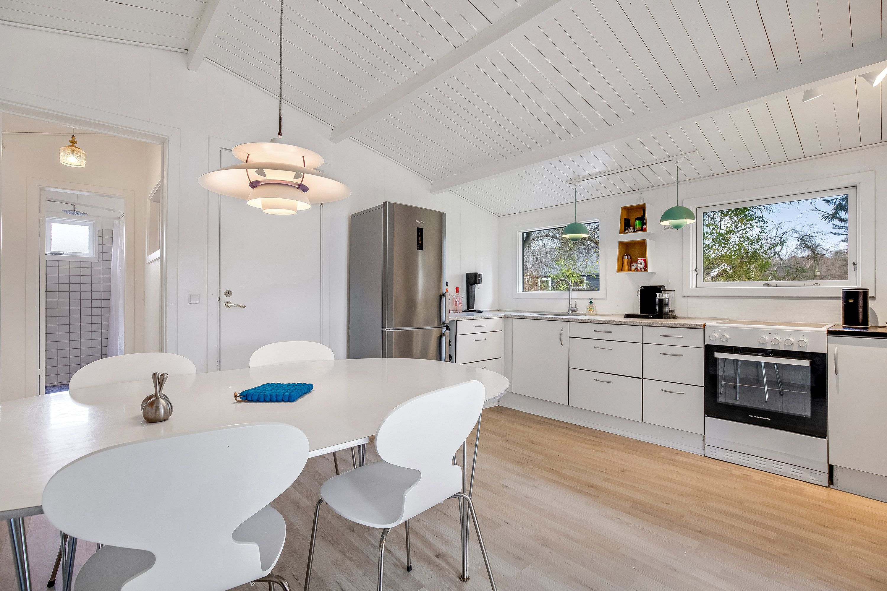 Fremhævet køkken billede i fuldskærmstilstand. Billede af Klokkervej 12, Skoven, 3630 Jægerspris