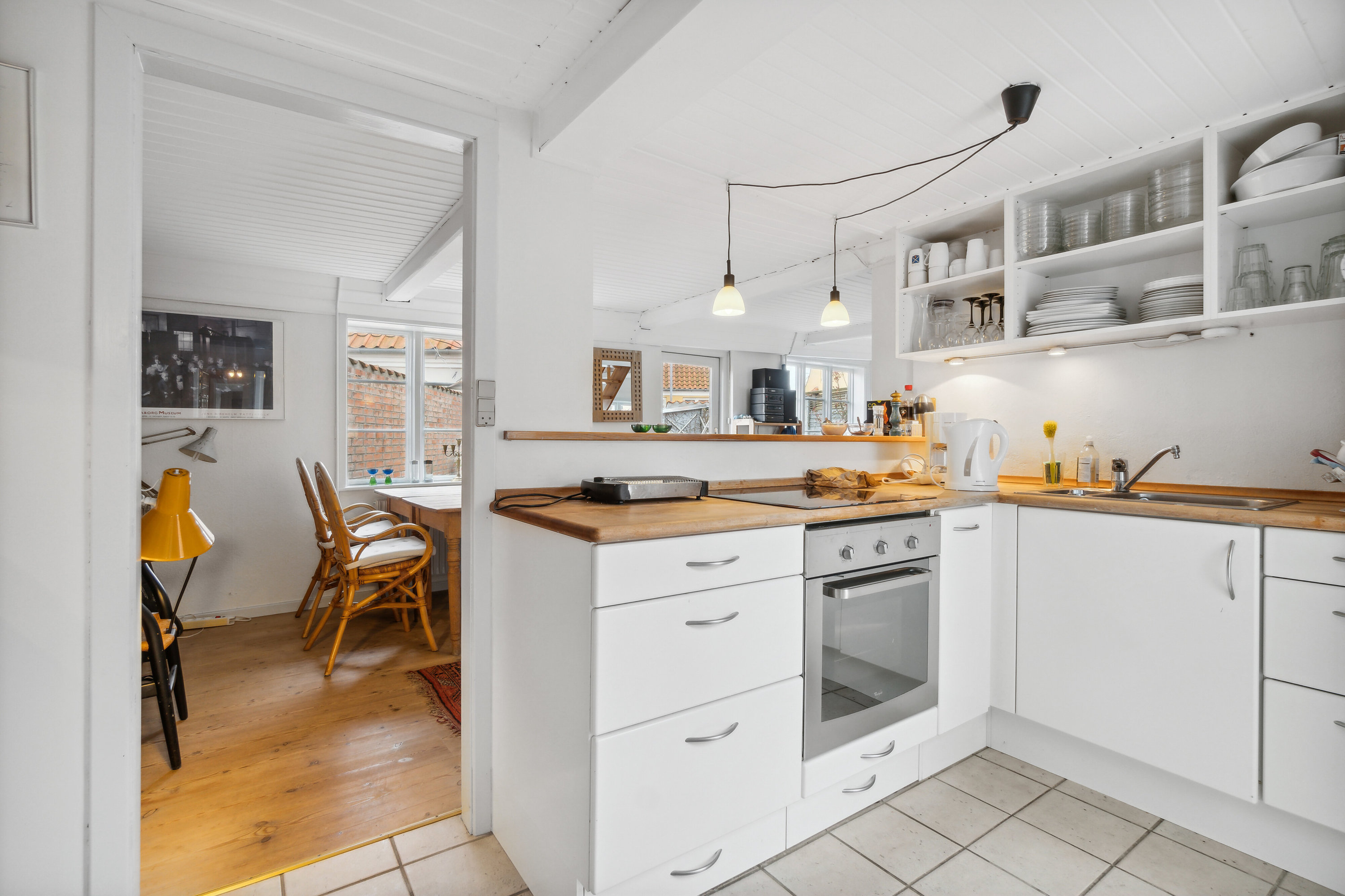 Fremhævet køkken billede i fuldskærmstilstand. Billede af Storegade 73A, 3700 Rønne
