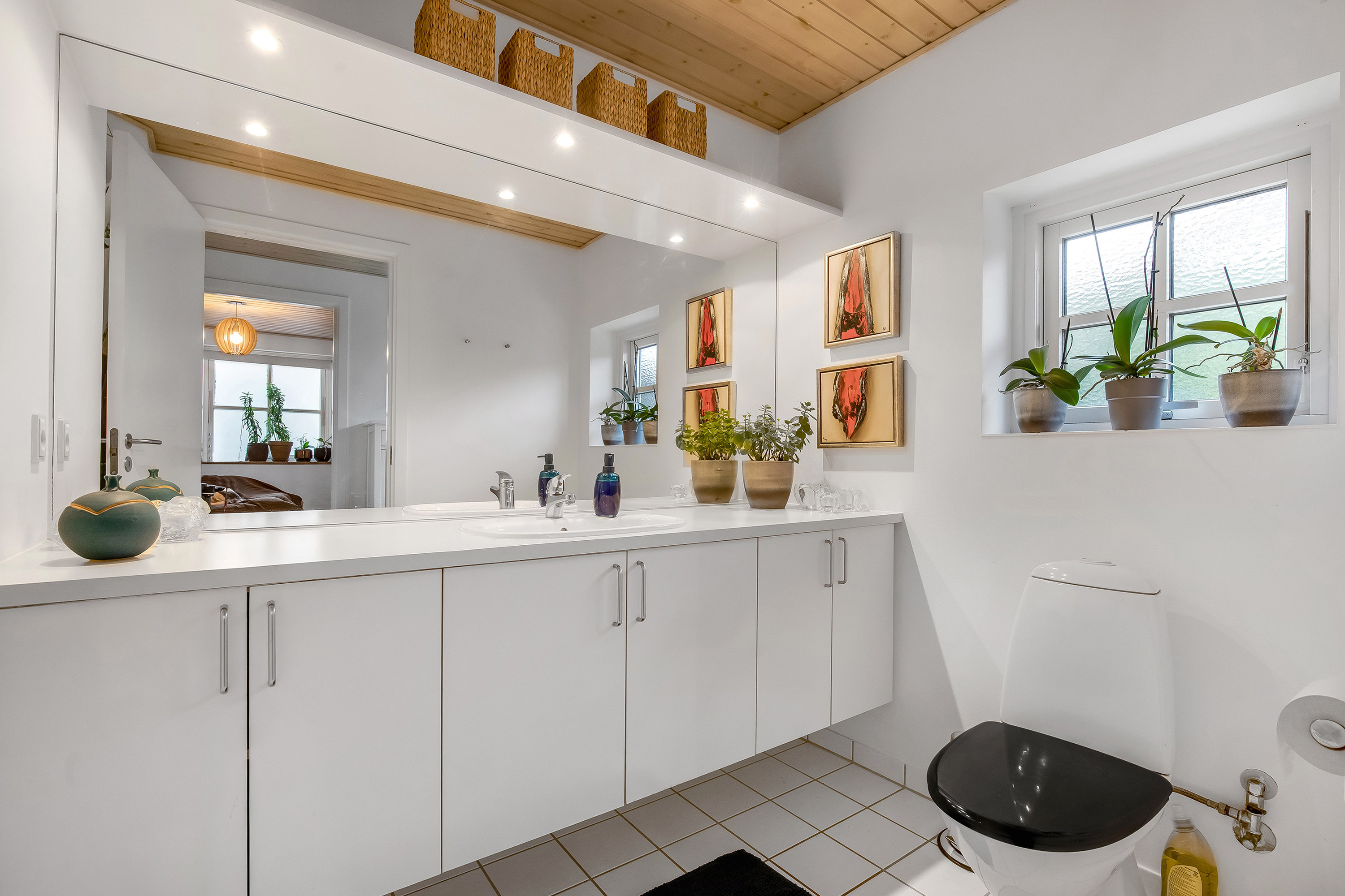 Fremhævet badeværelse billede i fuldskærmstilstand. Billede af Mølledammen 41, 3550 Slangerup