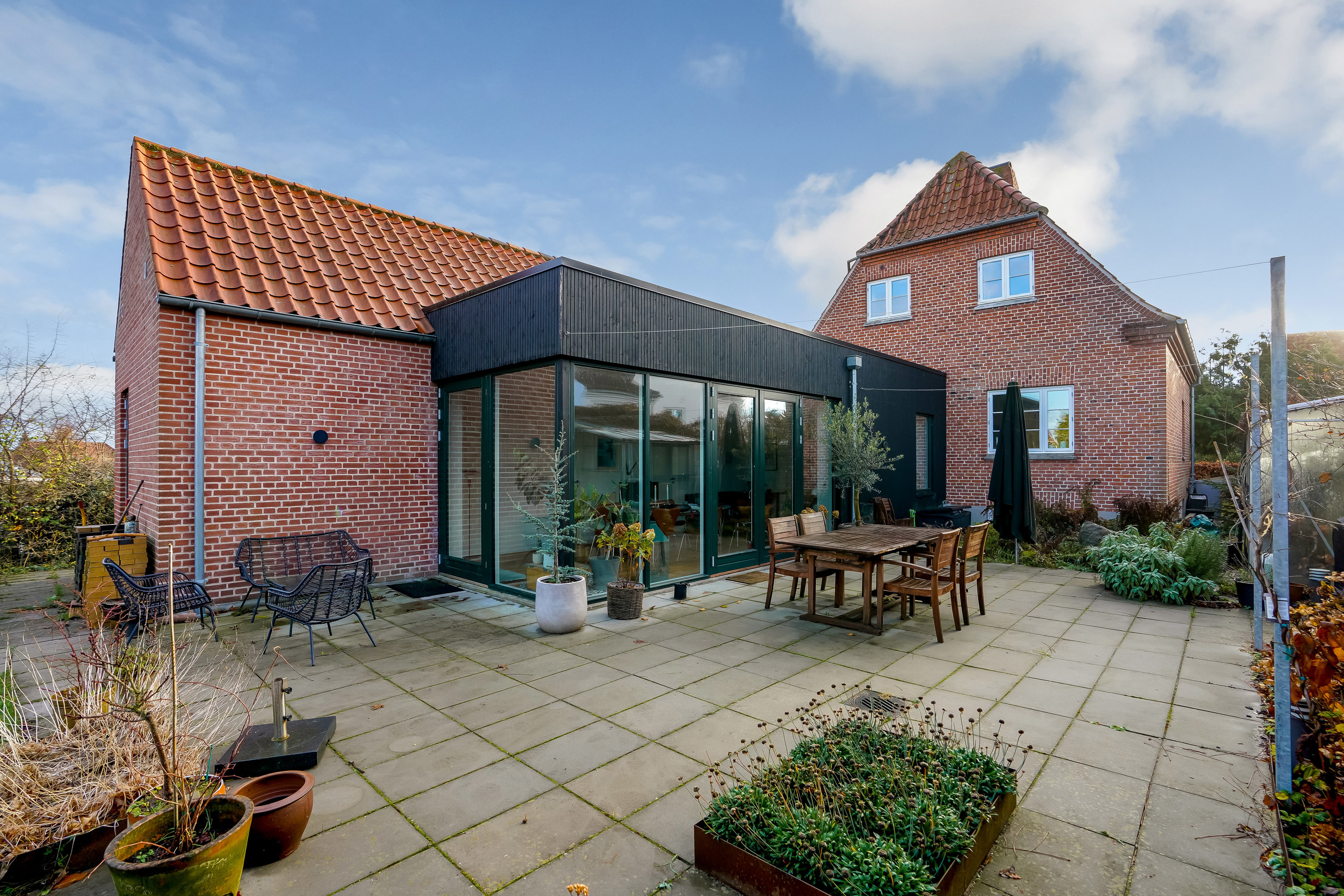 Fremhævet terrasse billede i fuldskærmstilstand. Billede af Langedamsvej 15, 5500 Middelfart