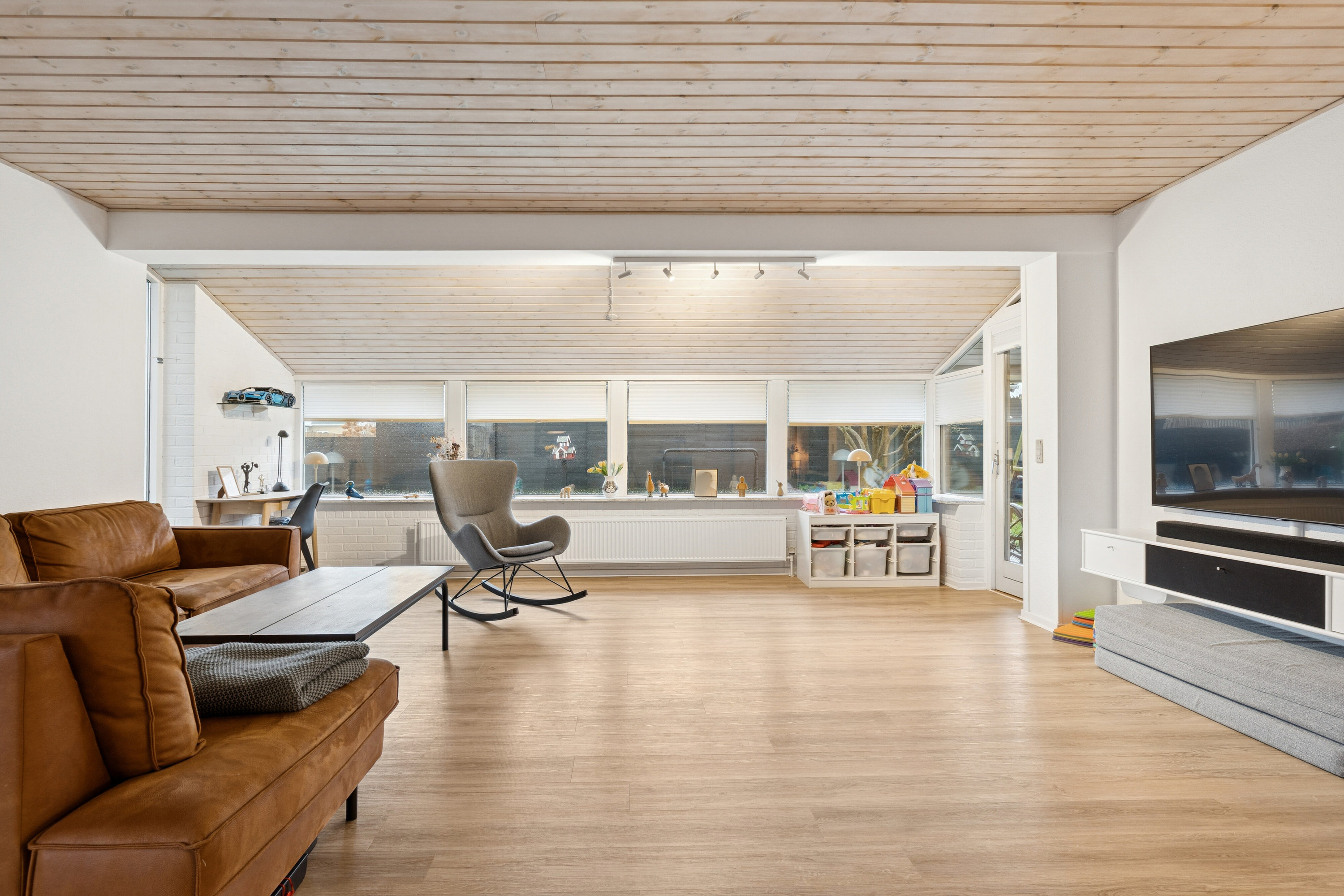 Fremhævet stue billede i fuldskærmstilstand. Billede af Virkelyst 58, 9800 Hjørring