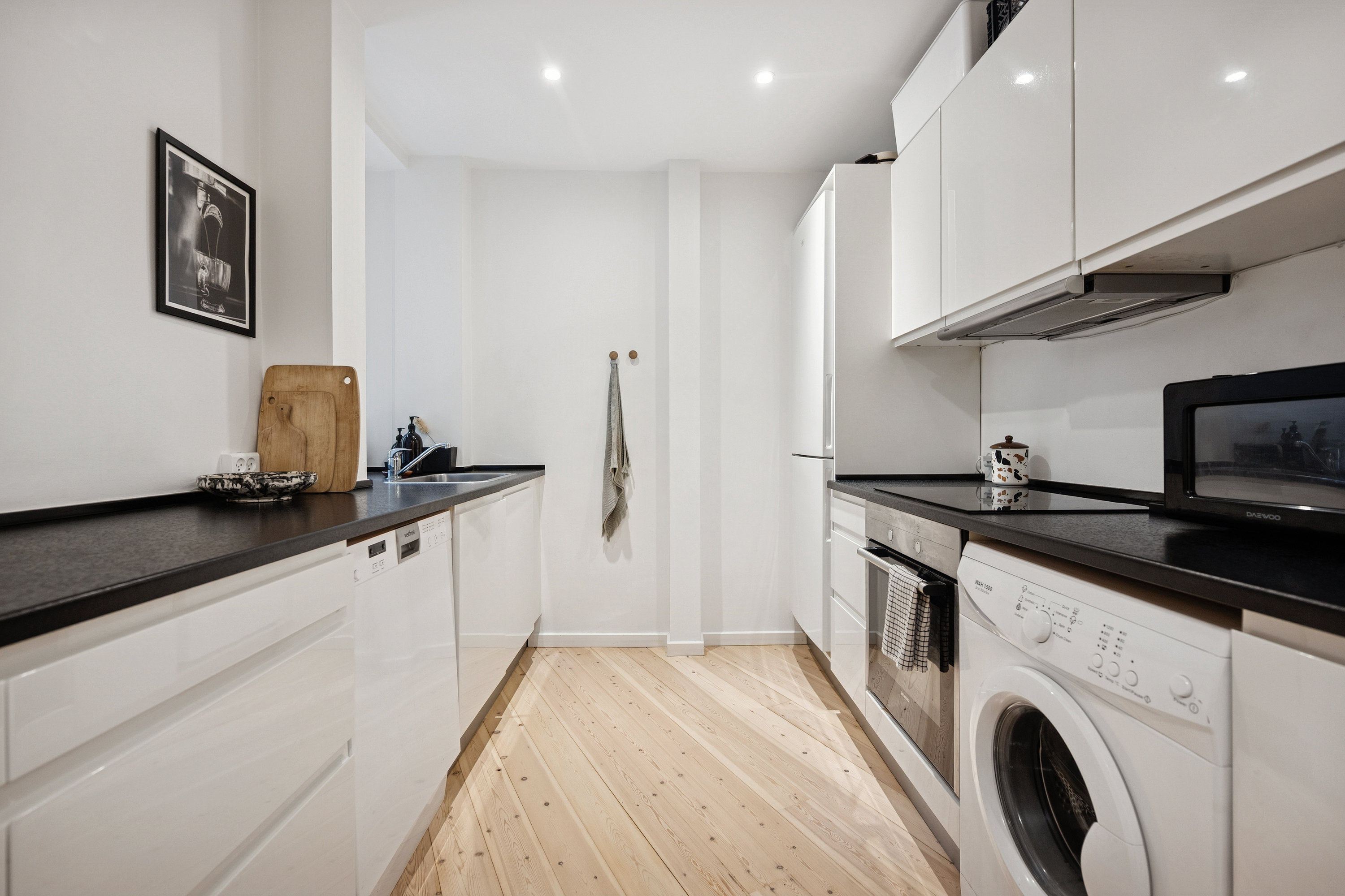 Fremhævet køkken billede i fuldskærmstilstand. Billede af Enghavevej 25, st.. th., 1674 København V