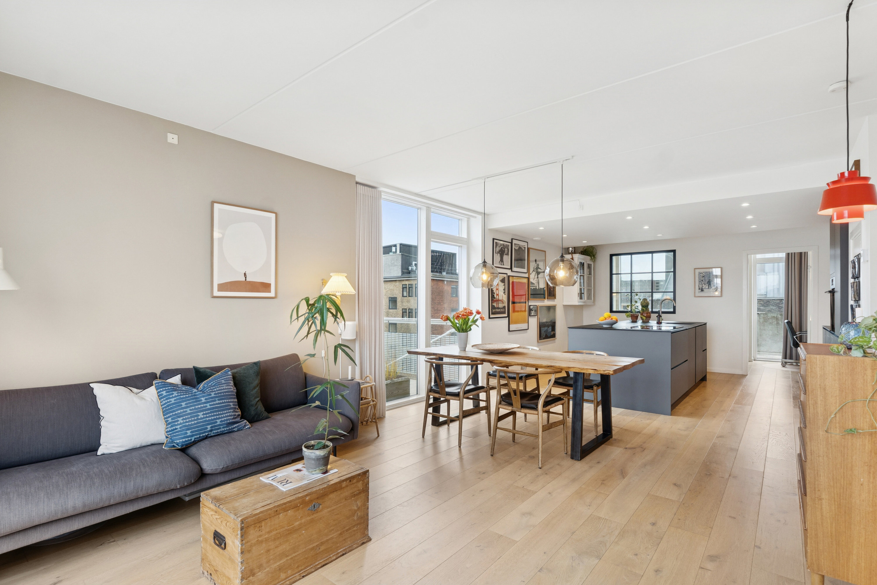 Fremhævet stue billede i fuldskærmstilstand. Billede af Klaksvigsgade 9, 5. tv., 2300 København S