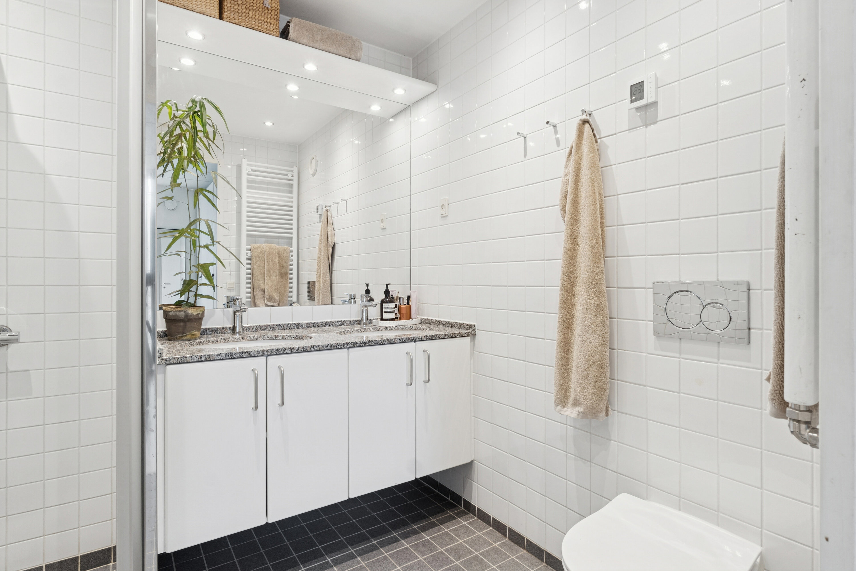 Fremhævet badeværelse billede i fuldskærmstilstand. Billede af Klaksvigsgade 9, 5. tv., 2300 København S