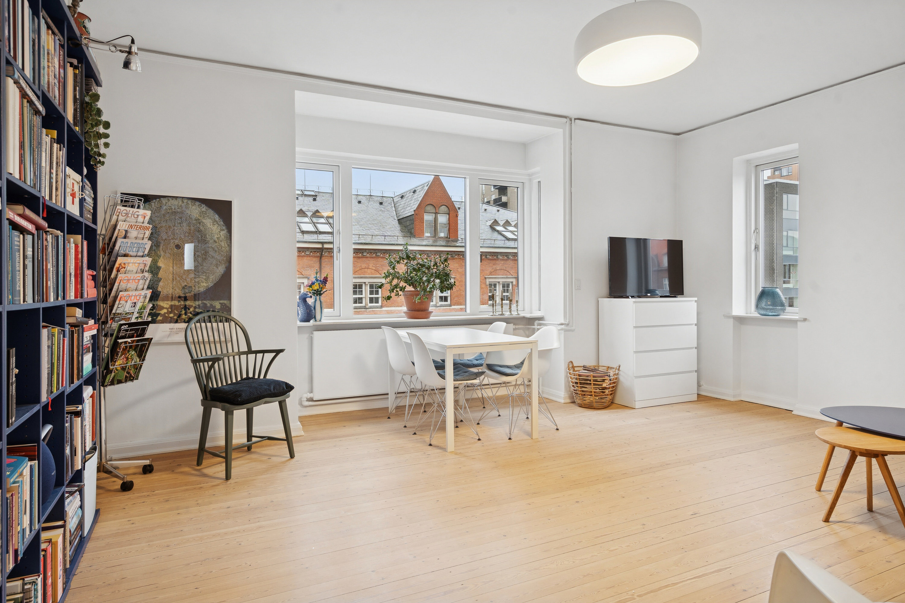 Fremhævet stue billede i fuldskærmstilstand. Billede af Østre Stationsvej 44, 3. tv., 5000 Odense C