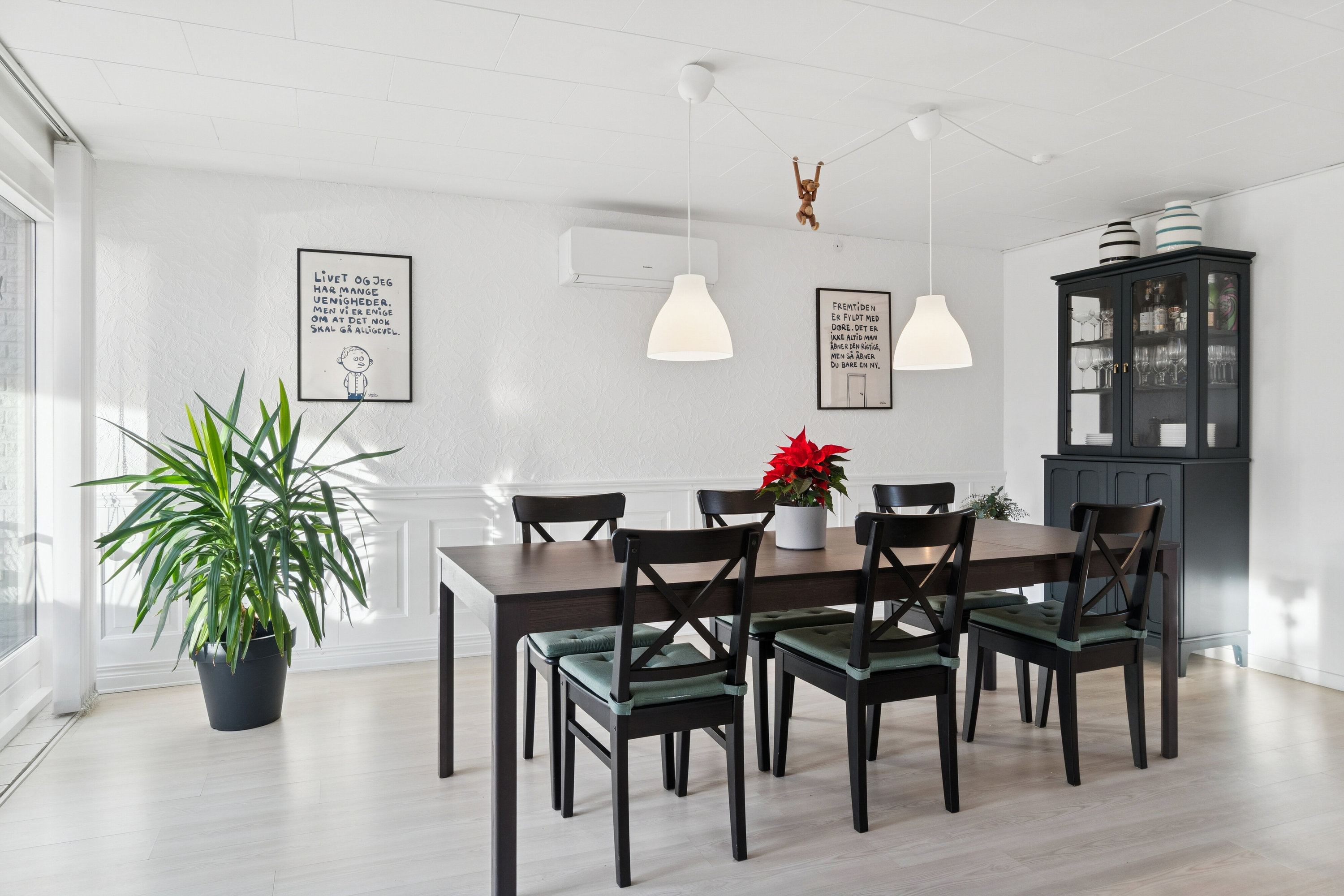 Fremhævet spisestue billede i fuldskærmstilstand. Billede af Parkvej 2B, 4640 Faxe