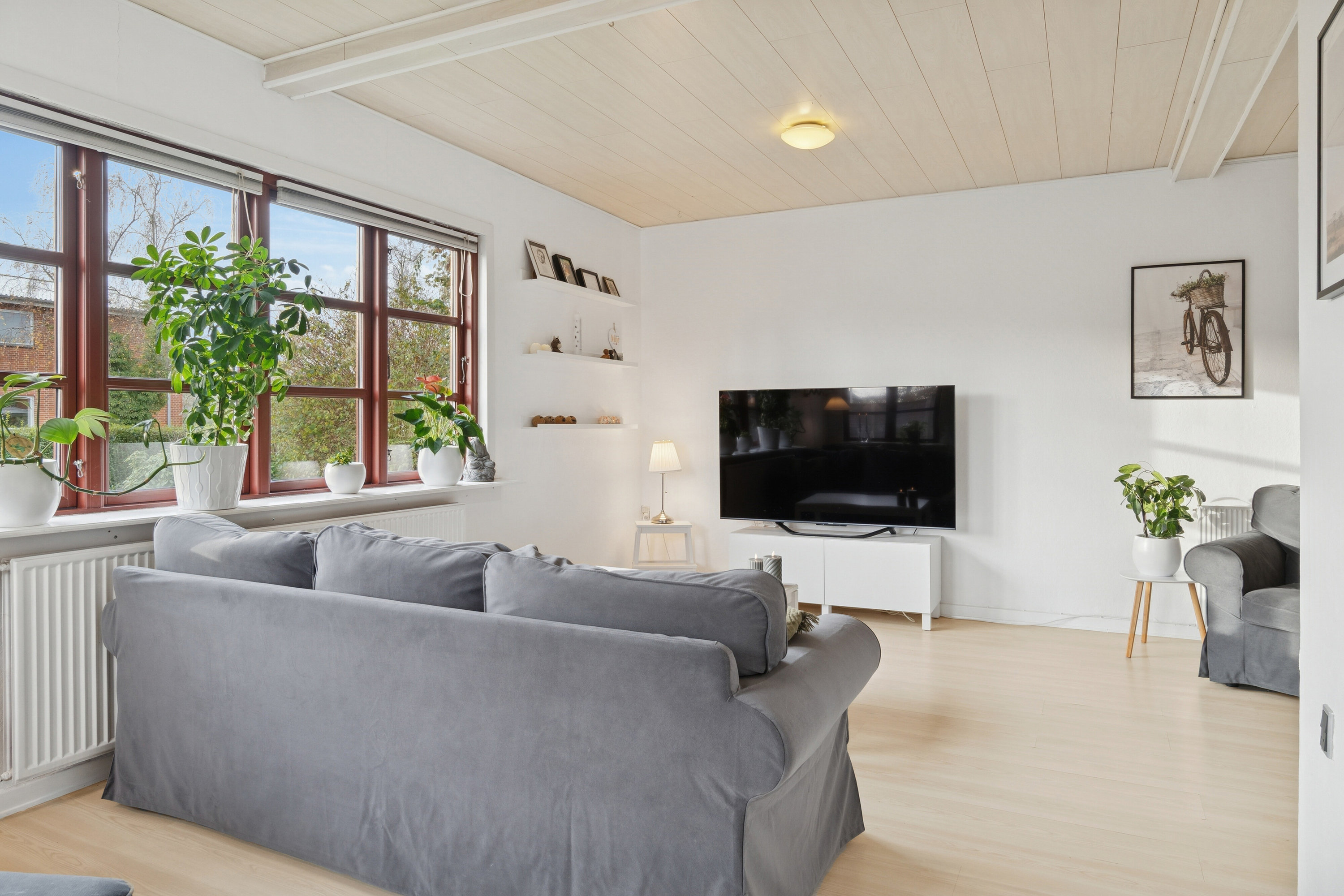 Fremhævet stue billede i fuldskærmstilstand. Billede af Parkvej 2B, 4640 Faxe