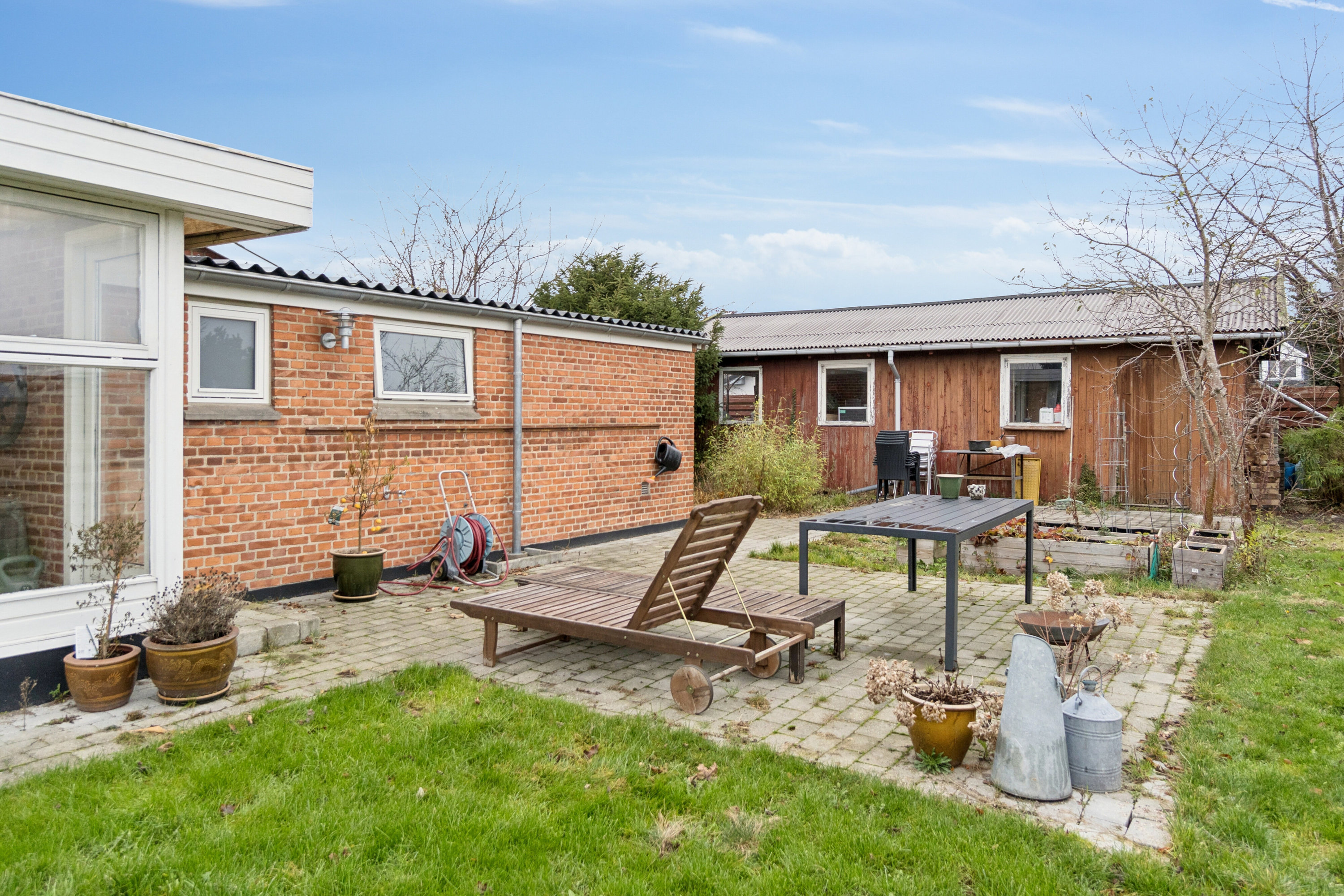 Fremhævet set fra haven billede i fuldskærmstilstand. Billede af Aavej 1B, 3300 Frederiksværk