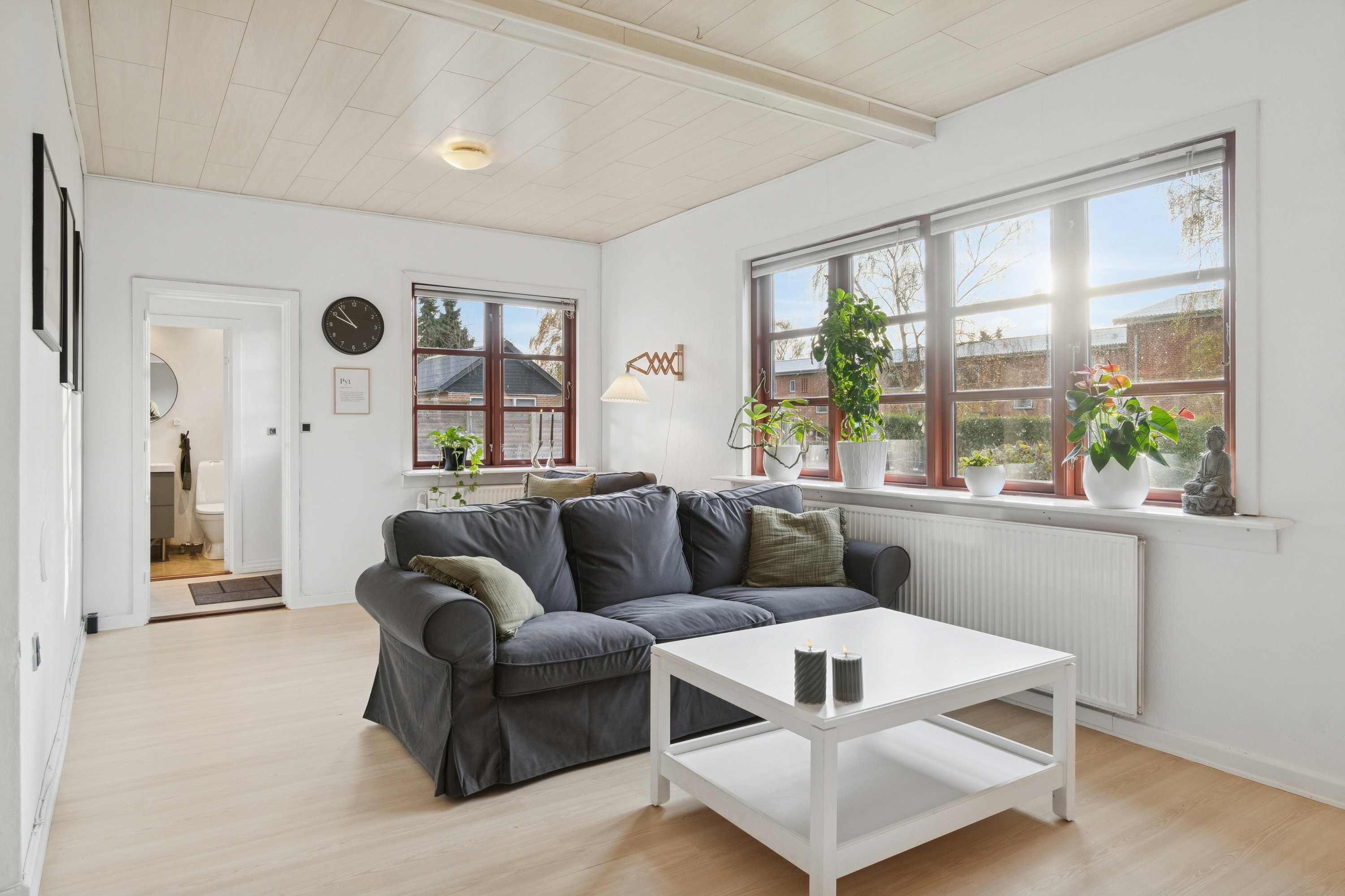 Fremhævet stue billede i fuldskærmstilstand. Billede af Parkvej 2B, 4640 Faxe