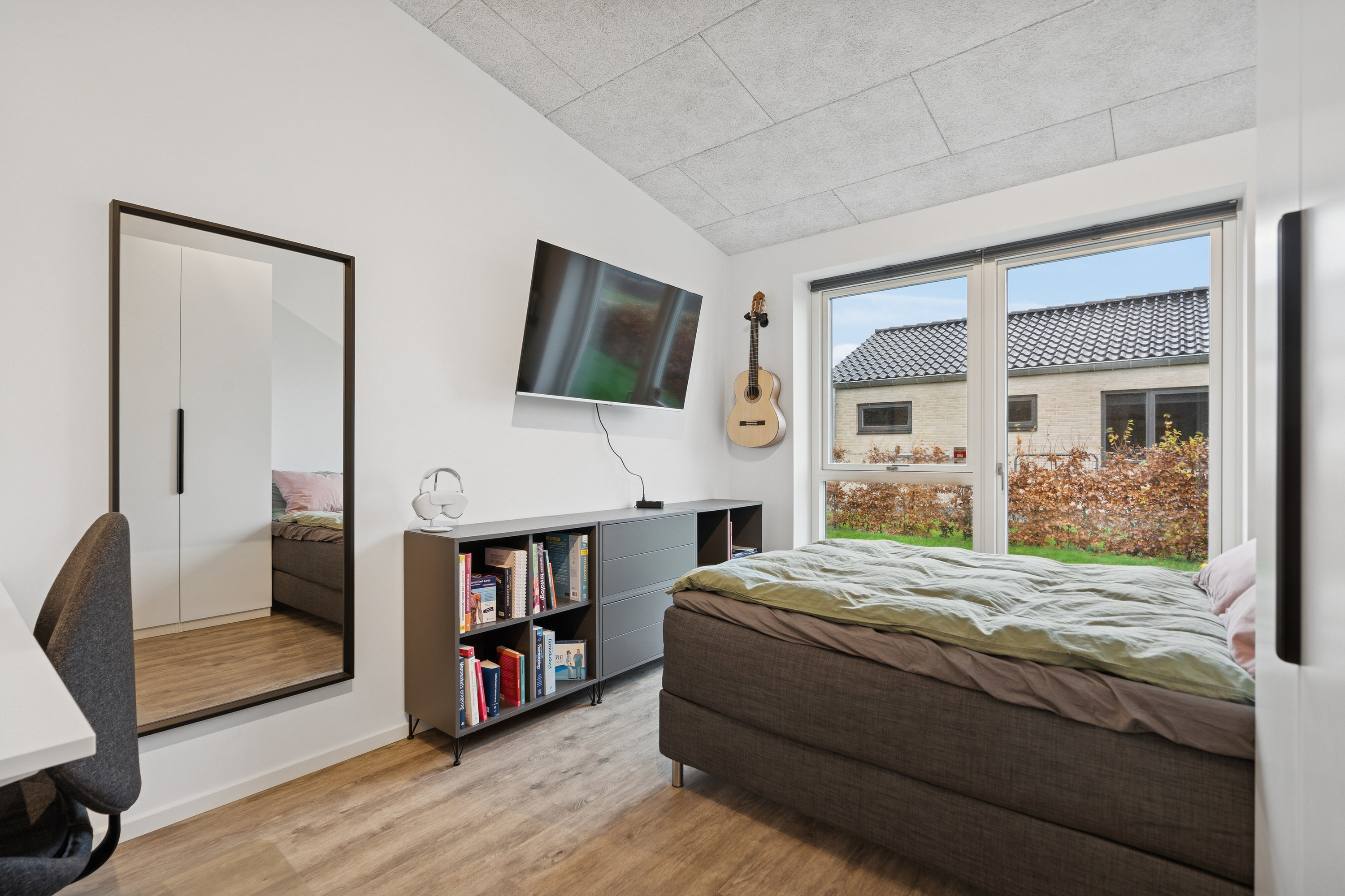 Fremhævet soveværelse billede i fuldskærmstilstand. Billede af Hjortetakken 1, Bellinge, 5250 Odense SV