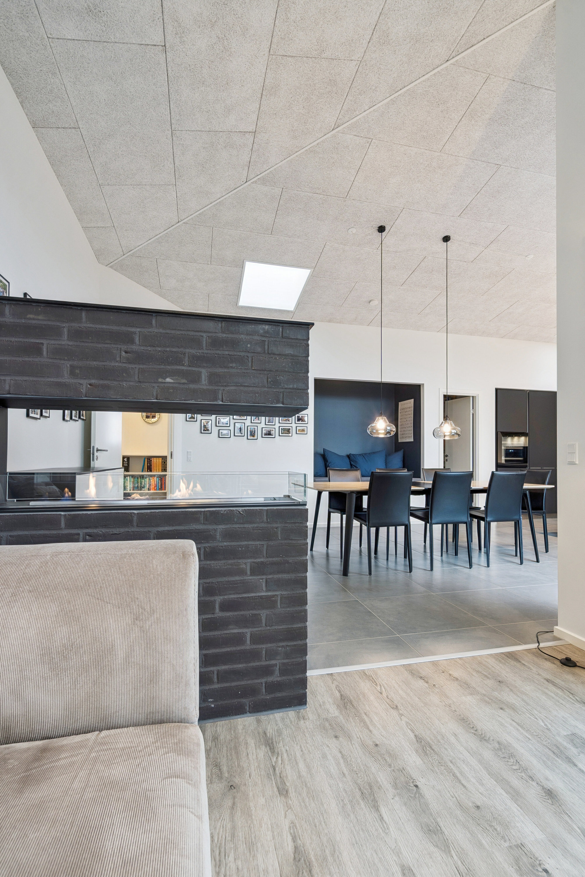 Fremhævet indendørs billede i fuldskærmstilstand. Billede af Hjortetakken 1, Bellinge, 5250 Odense SV