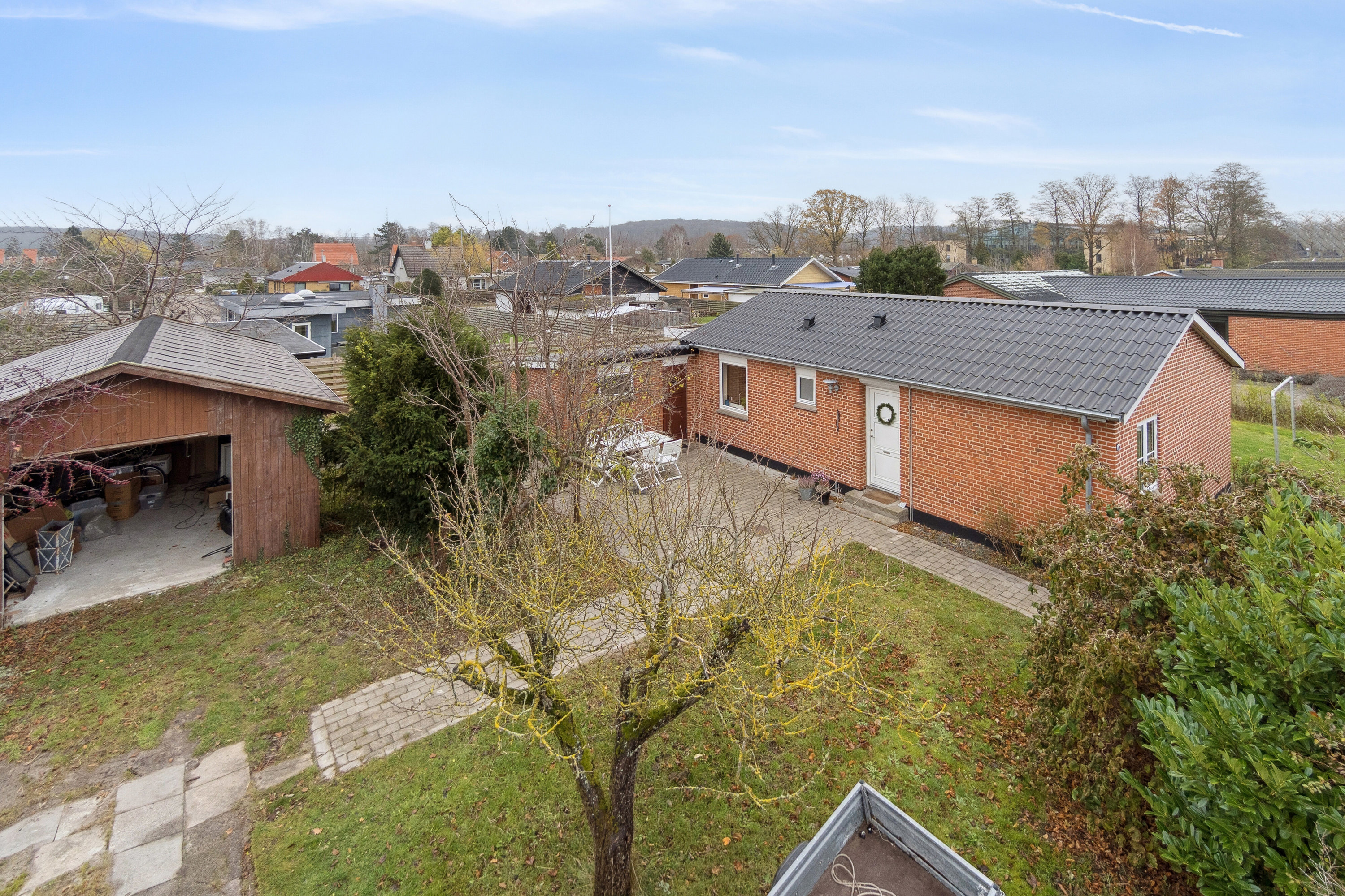 Fremhævet set fra haven billede i fuldskærmstilstand. Billede af Aavej 1B, 3300 Frederiksværk