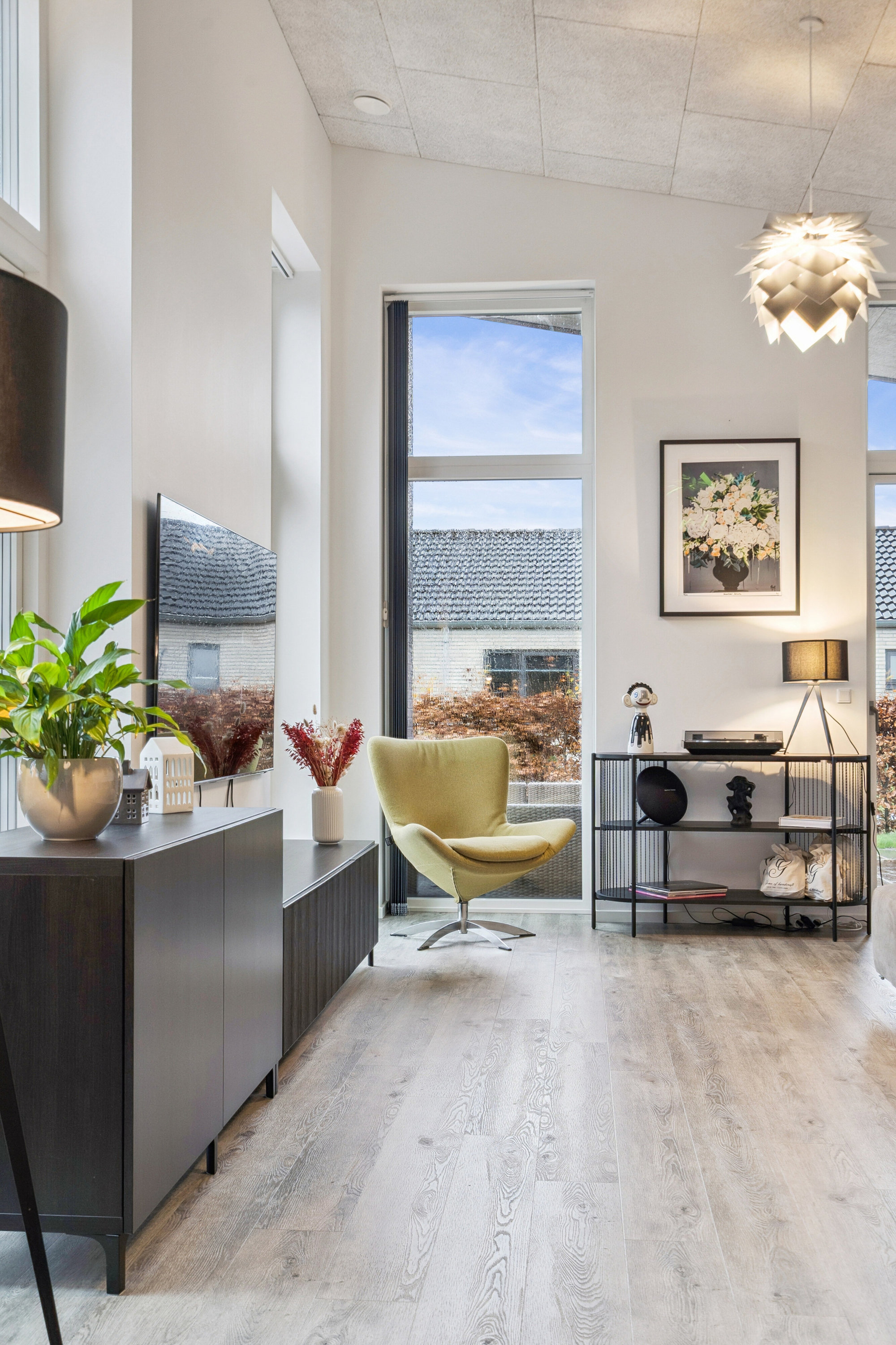 Fremhævet stue billede i fuldskærmstilstand. Billede af Hjortetakken 1, Bellinge, 5250 Odense SV