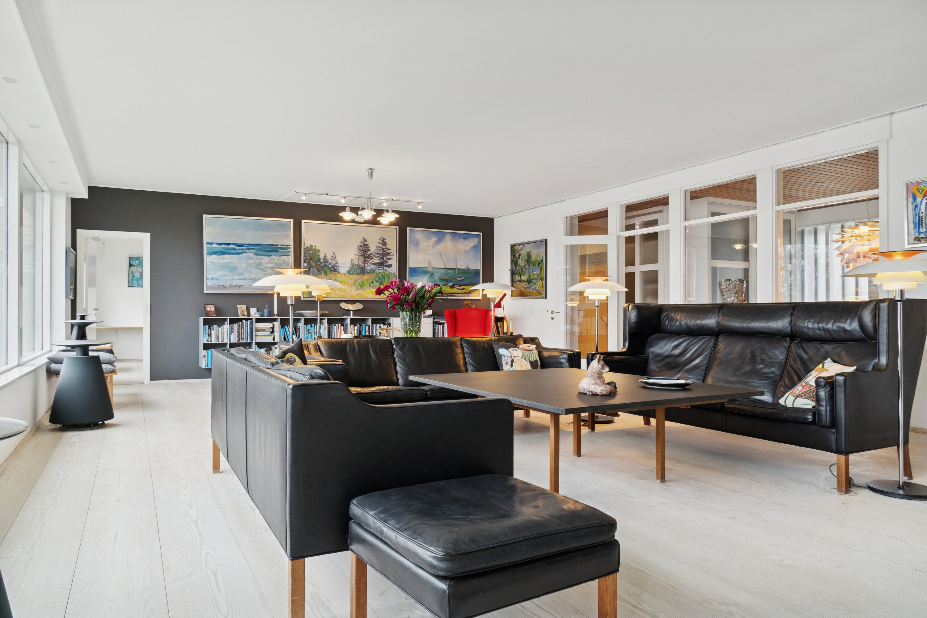 Fremhævet stue billede i fuldskærmstilstand. Billede af Søvej 9, 3100 Hornbæk