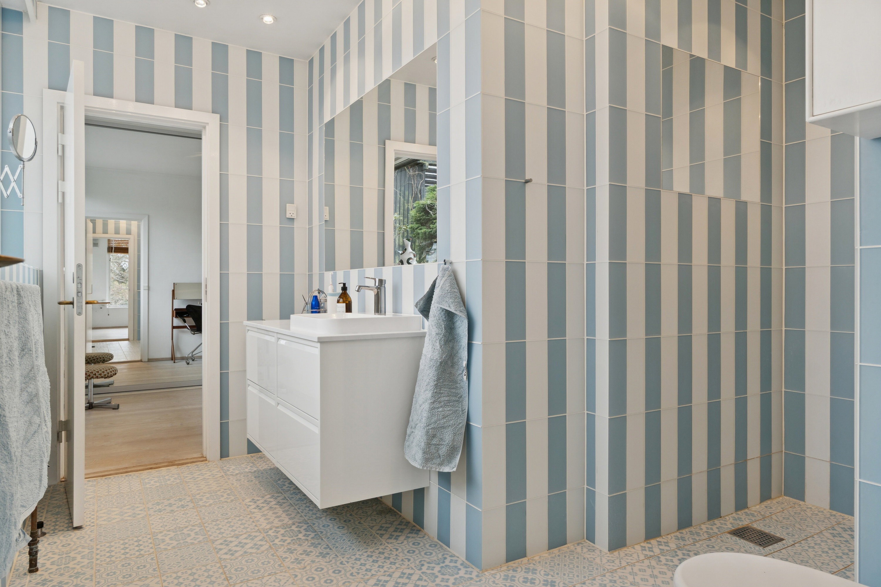 Fremhævet badeværelse billede i fuldskærmstilstand. Billede af Søvej 9, 3100 Hornbæk