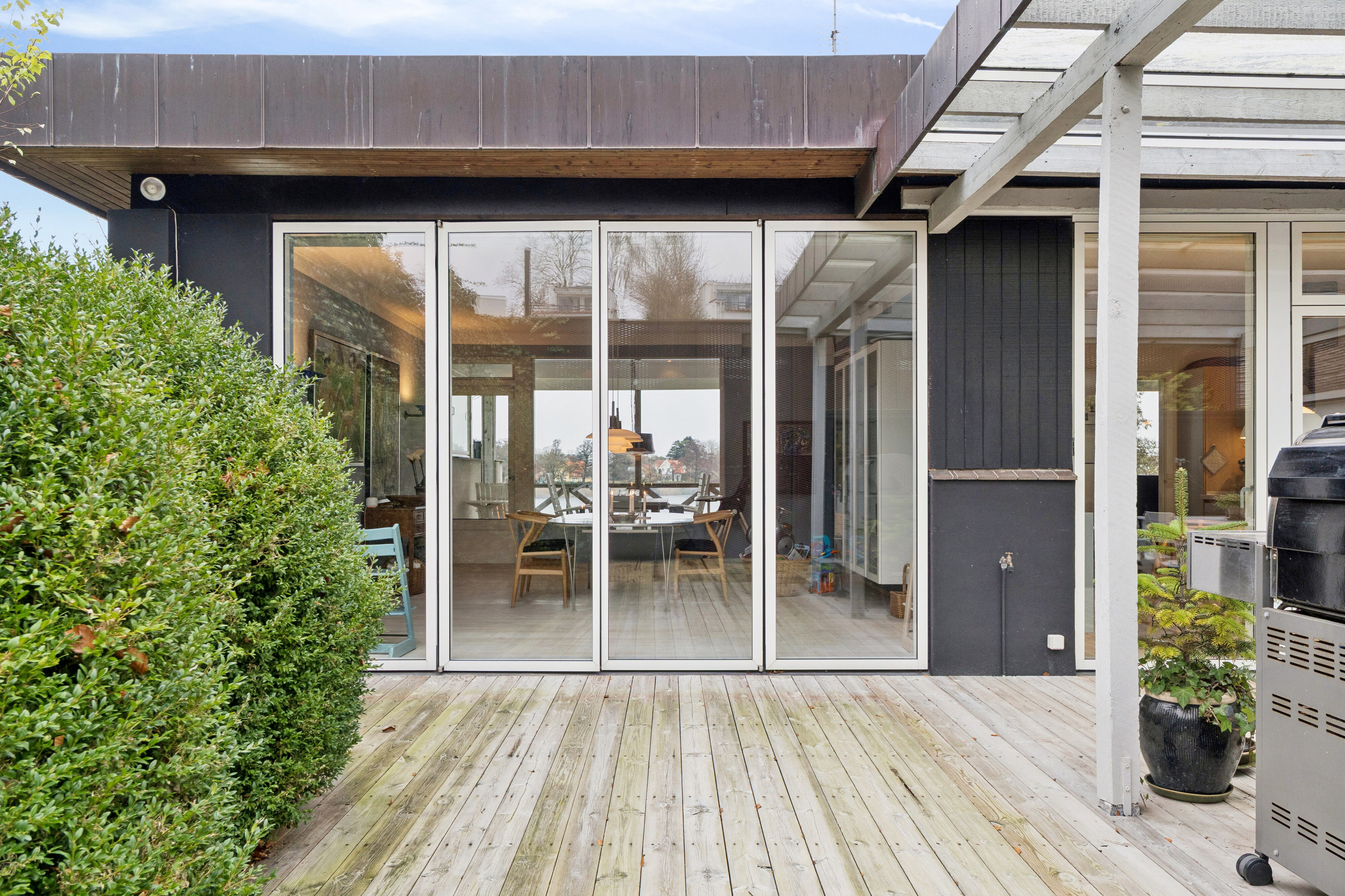 Fremhævet udendørs billede i fuldskærmstilstand. Billede af Søvej 9, 3100 Hornbæk