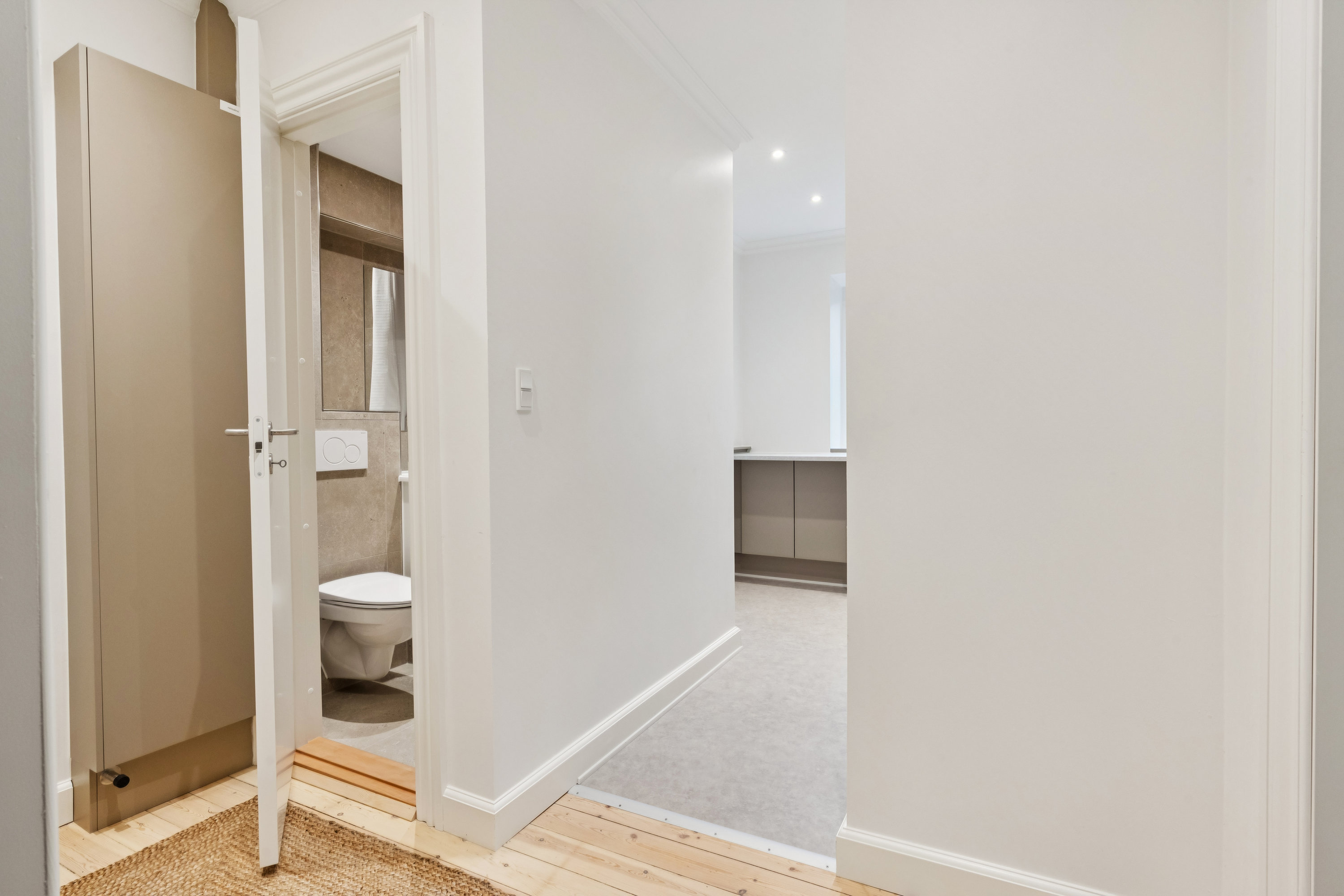 Fremhævet gang billede i fuldskærmstilstand. Billede af Læsøgade 7, st.. th., 9000 Aalborg