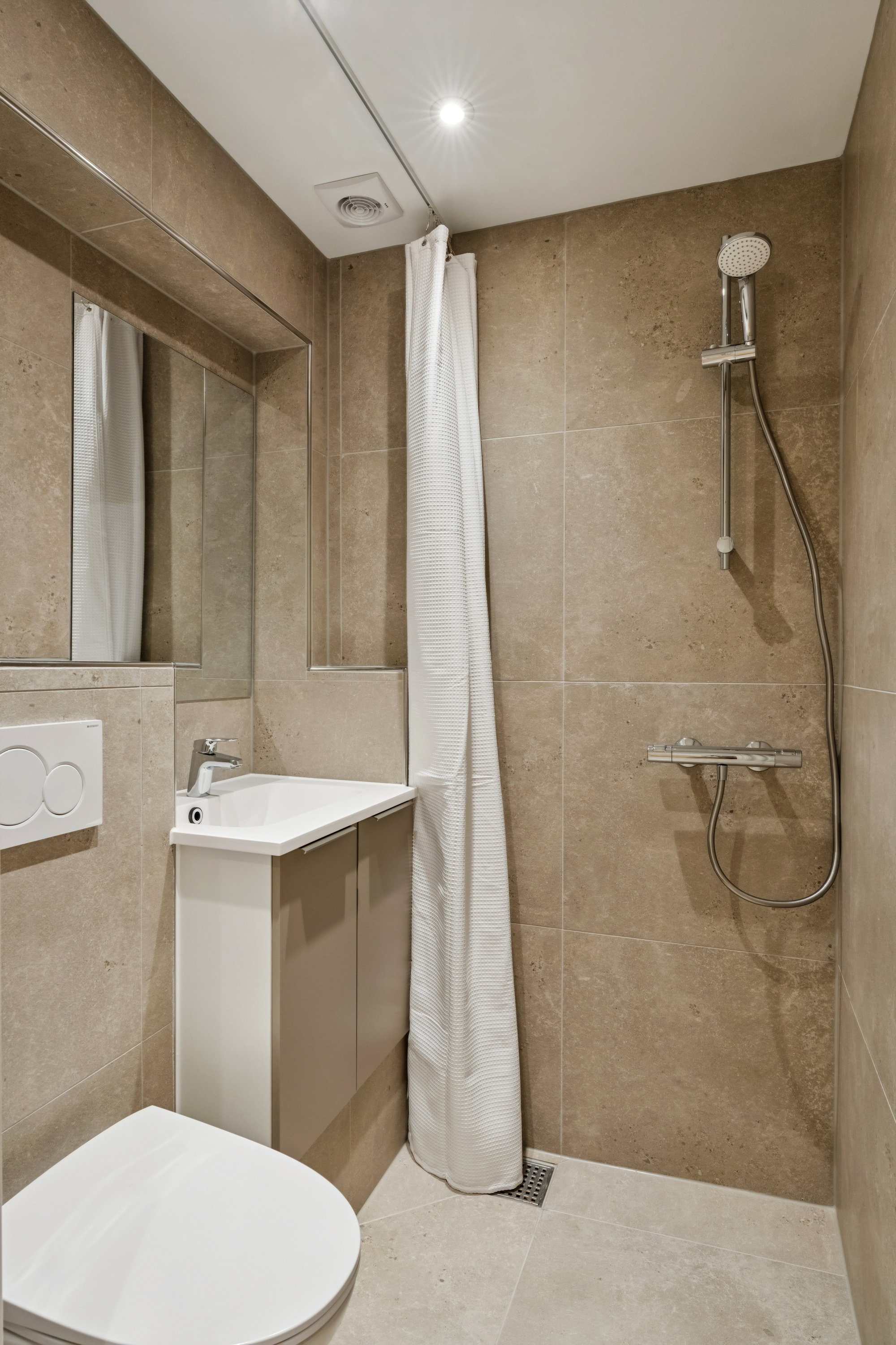 Fremhævet badeværelse billede i fuldskærmstilstand. Billede af Læsøgade 7, st.. th., 9000 Aalborg