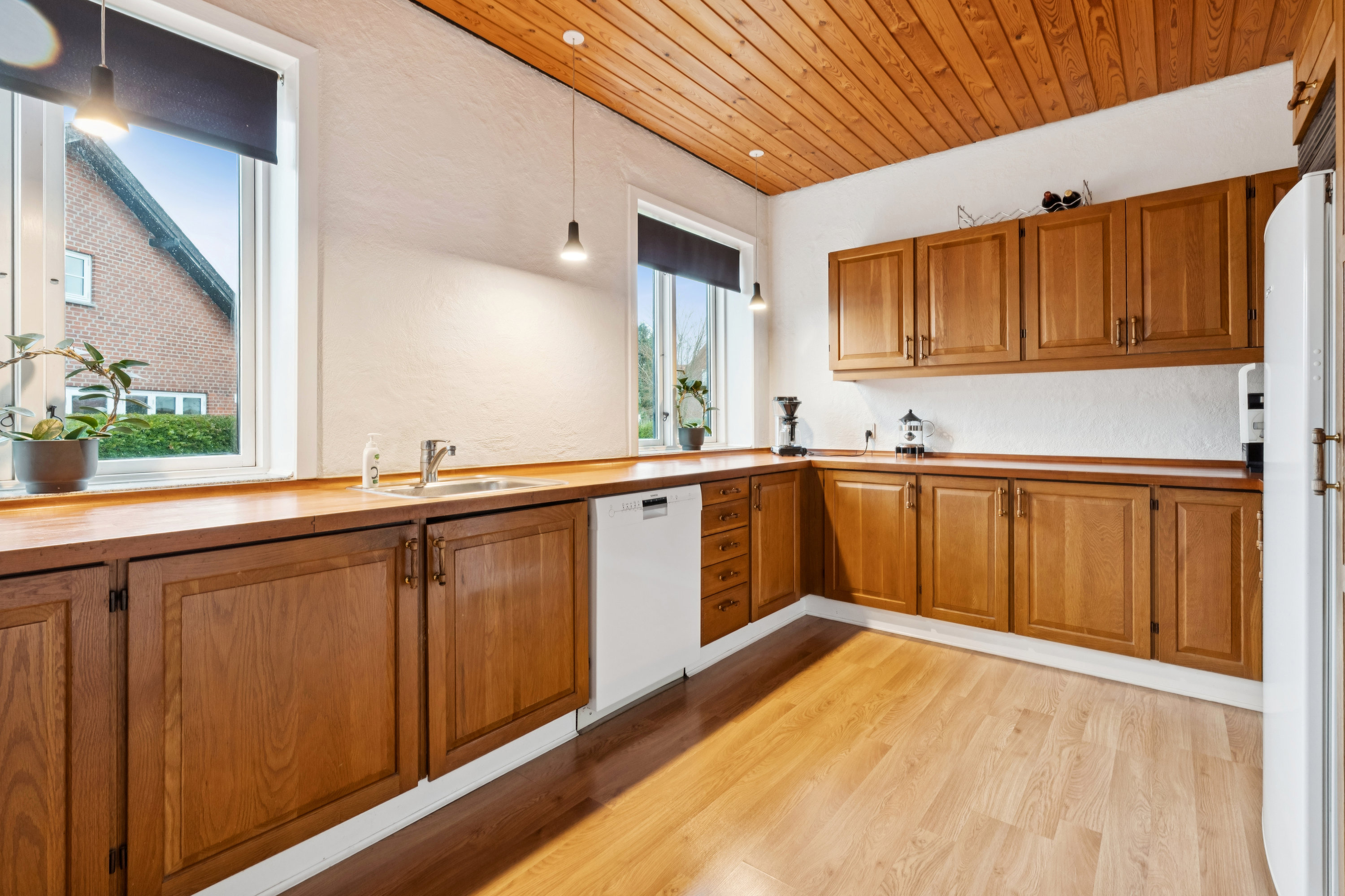 Fremhævet køkken billede i fuldskærmstilstand. Billede af Grundtvigsvej 1, Vejgaard , 9000 Aalborg