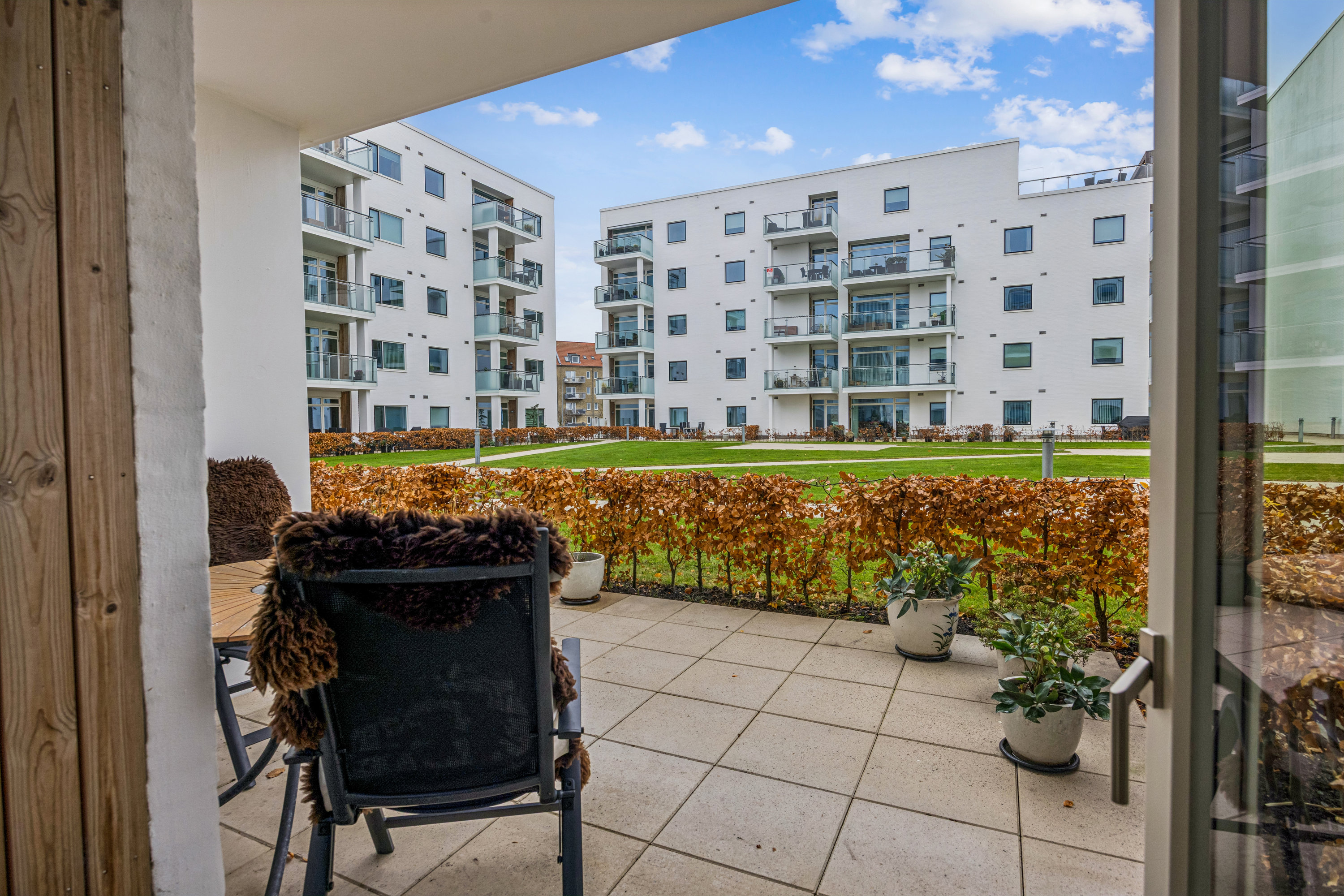 Fremhævet terrasse billede i fuldskærmstilstand. Billede af Carl Klitgaards Vej 35, st.. th., 9400 Nørresundby