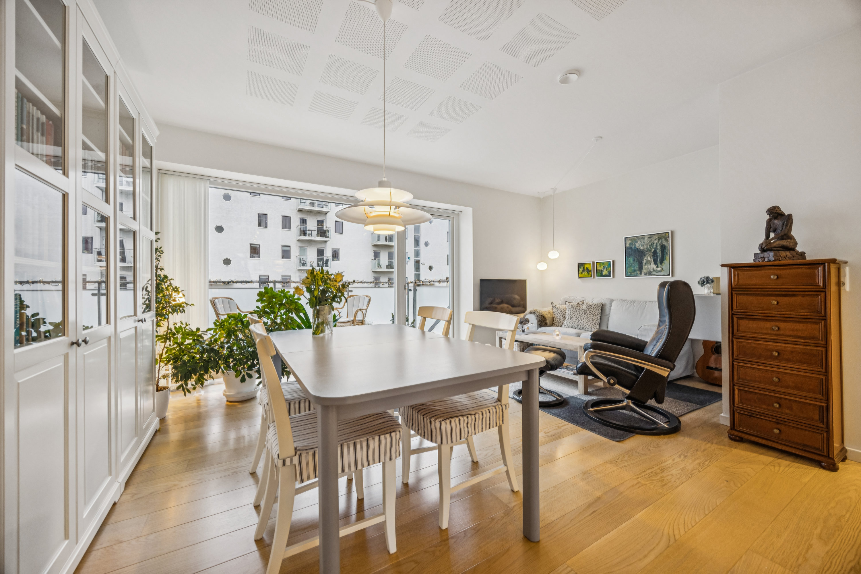 Fremhævet stue billede i fuldskærmstilstand. Billede af Carl Klitgaards Vej 35, st.. th., 9400 Nørresundby