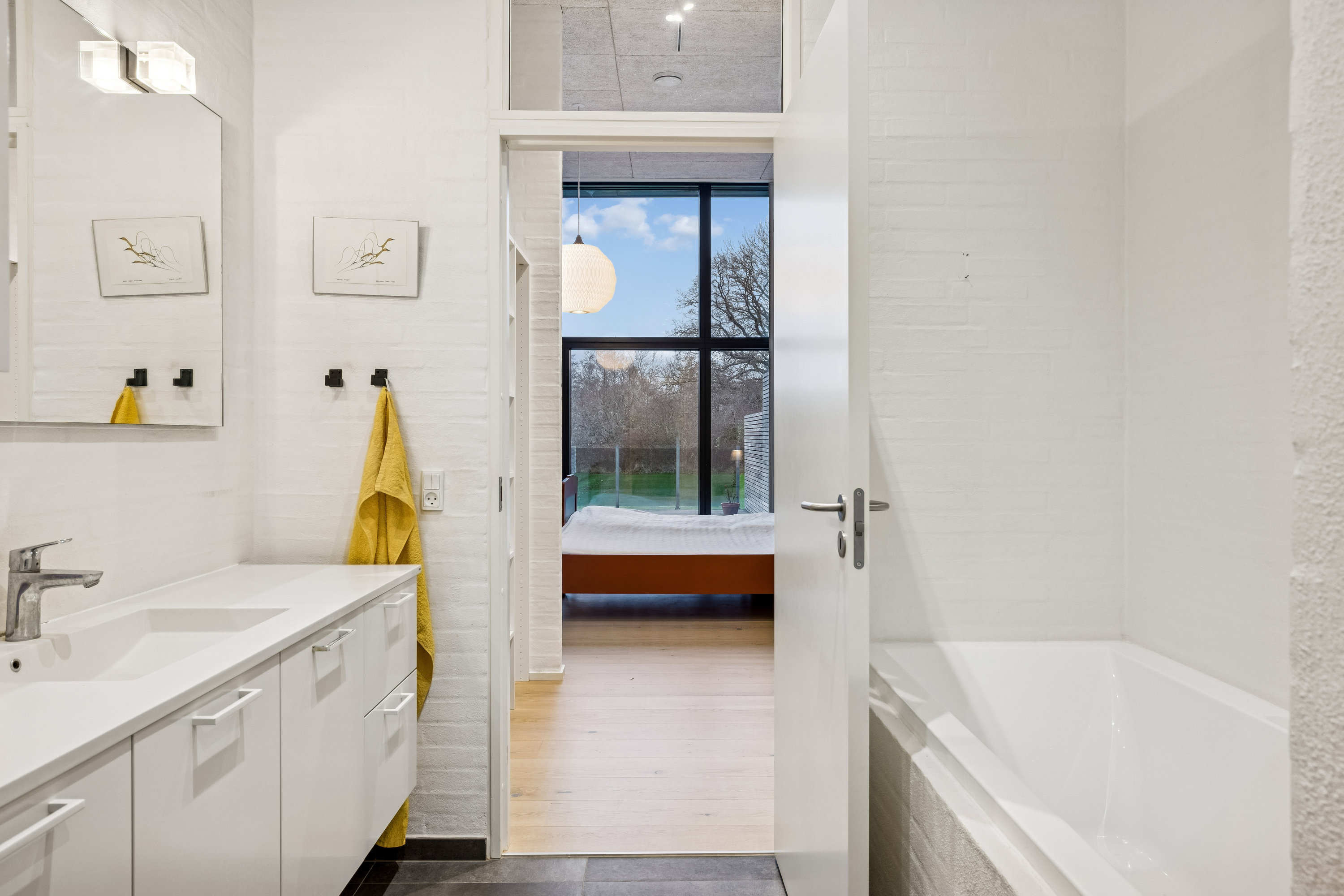 Fremhævet badeværelse billede i fuldskærmstilstand. Billede af Strandparken 6, 8410 Rønde