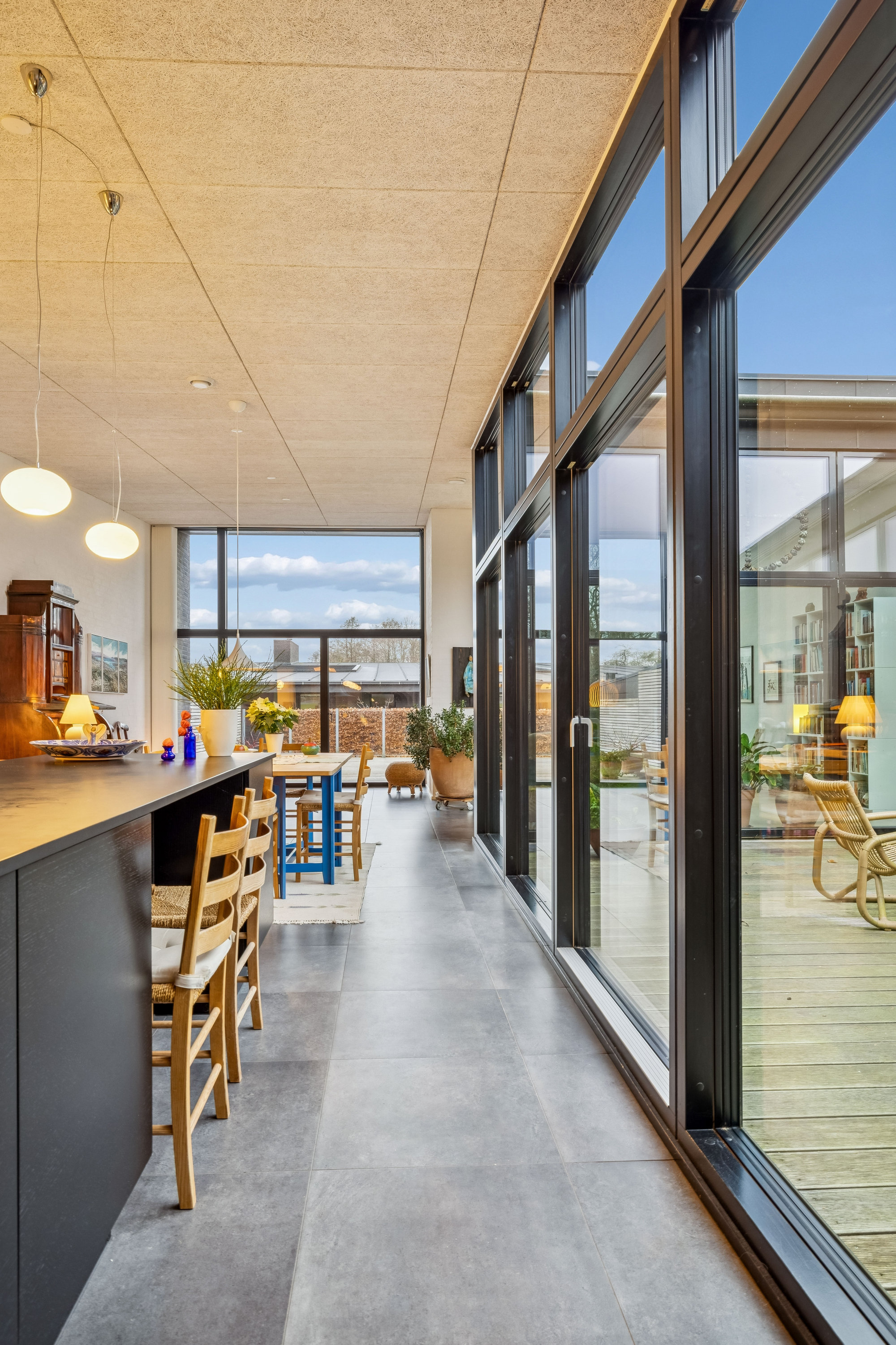 Fremhævet stue billede i fuldskærmstilstand. Billede af Strandparken 6, 8410 Rønde