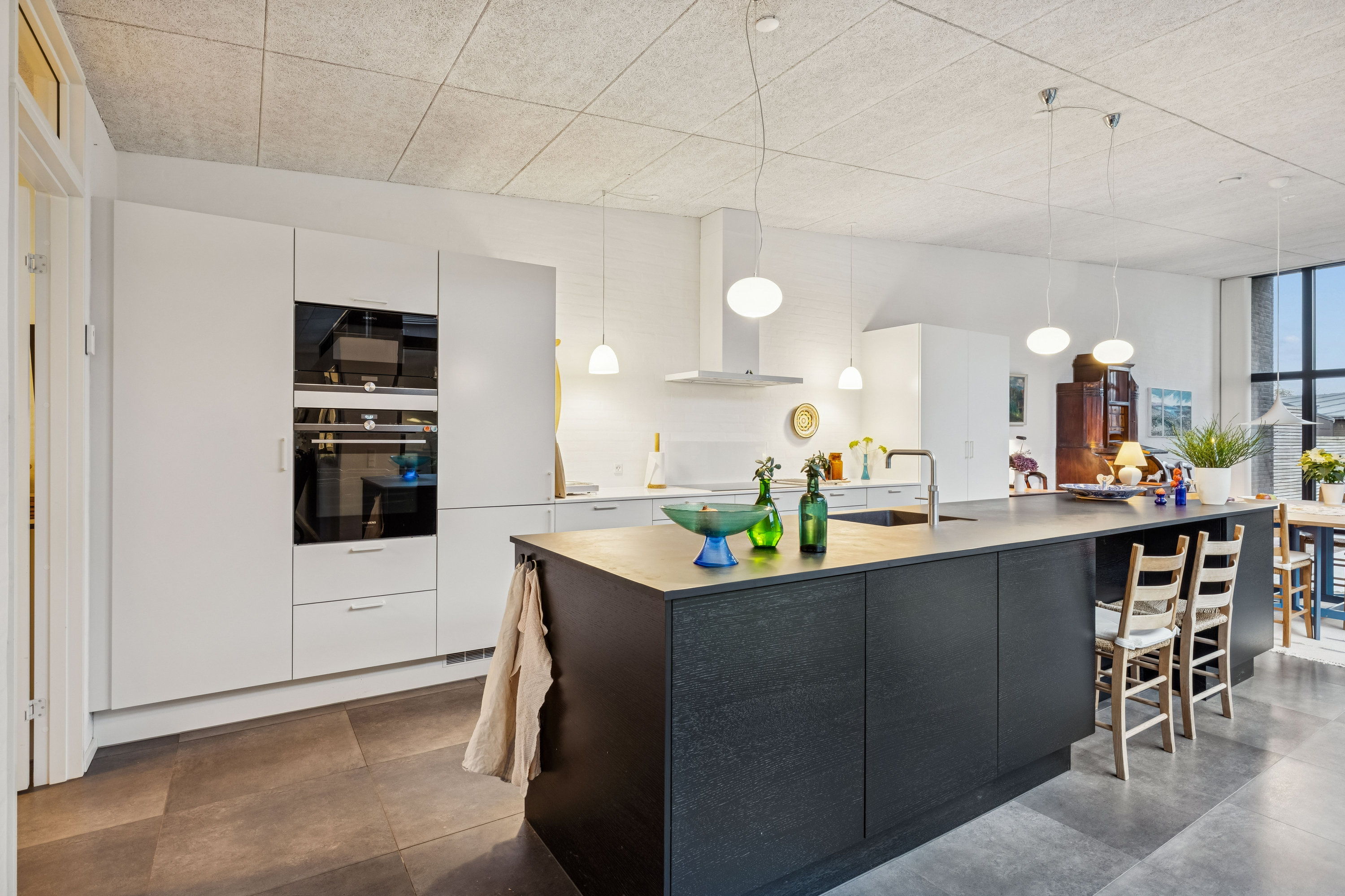 Fremhævet køkken billede i fuldskærmstilstand. Billede af Strandparken 6, 8410 Rønde