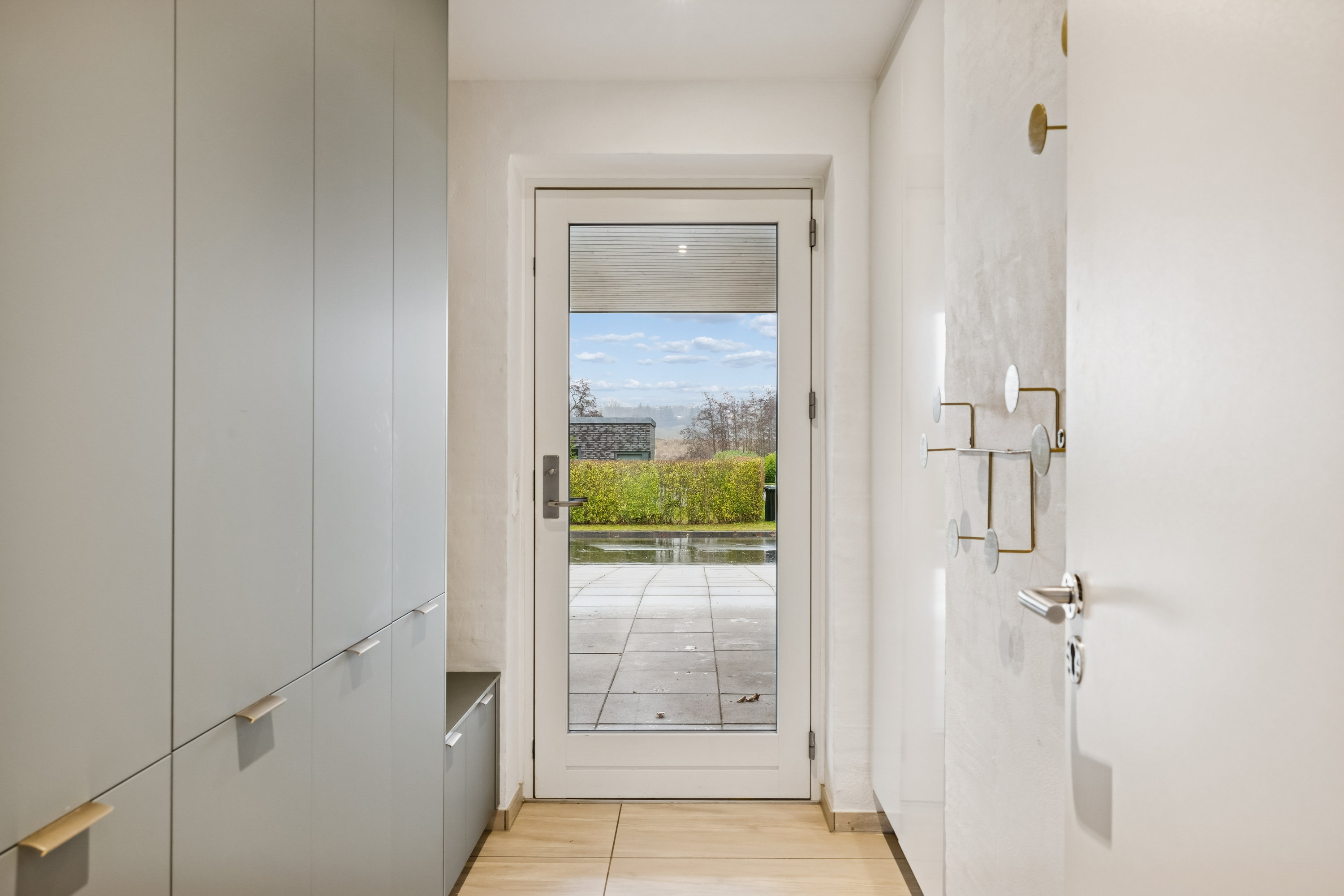 Miniaturebillede 2: entré. Billede af Ladegårdsparken 96, 8410 Rønde