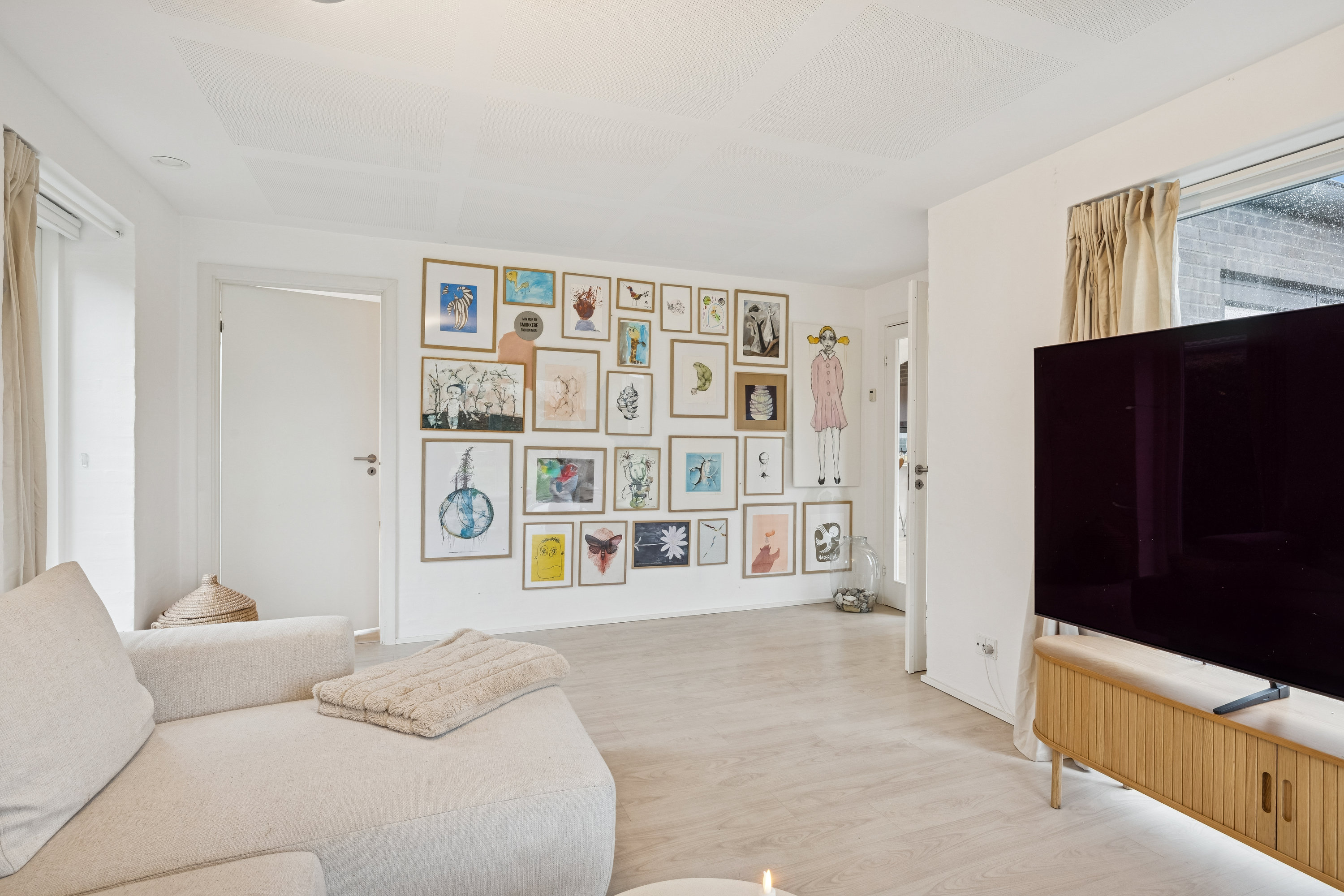 Fremhævet stue billede i fuldskærmstilstand. Billede af Ladegårdsparken 96, 8410 Rønde