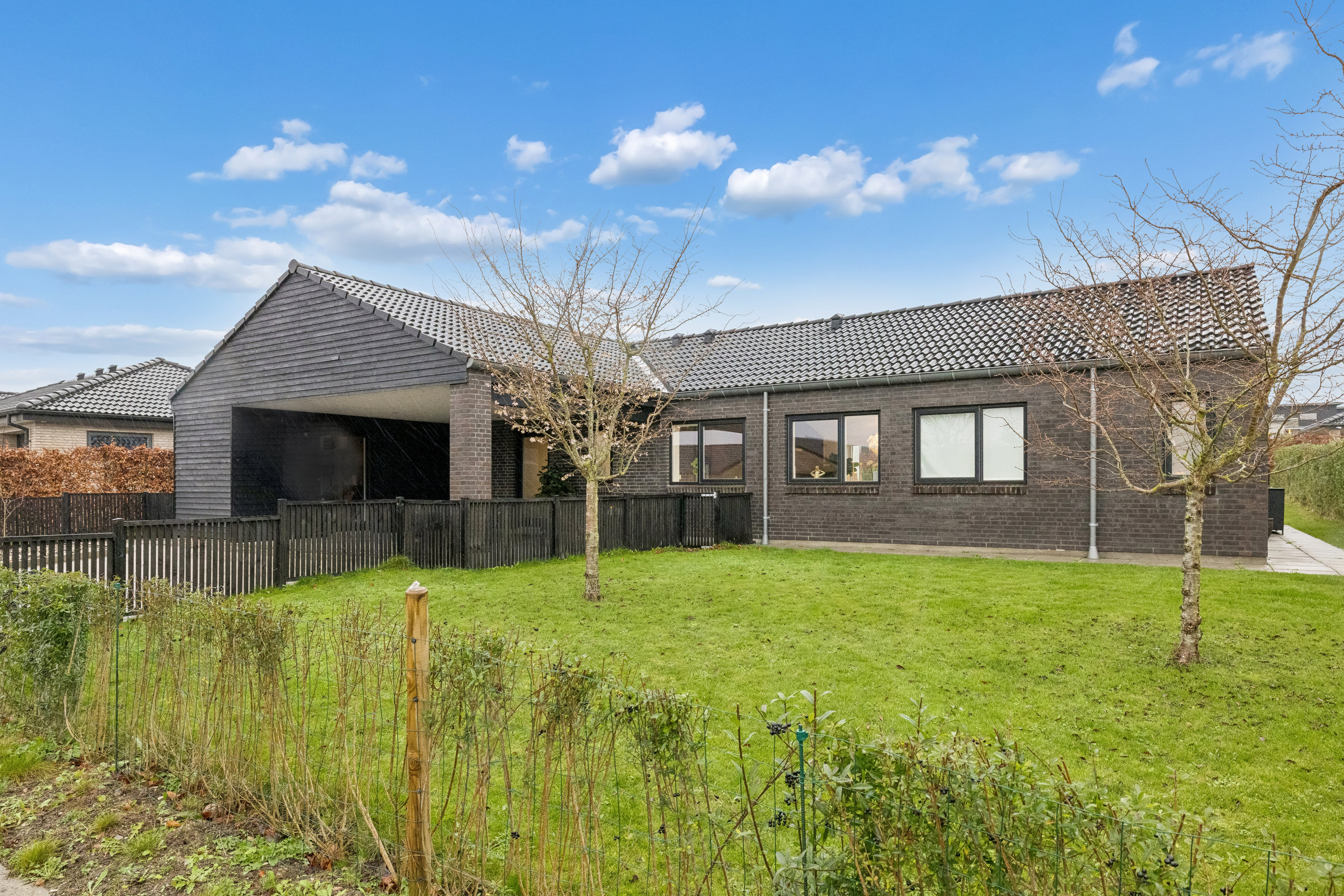 Fremhævet andet billede i fuldskærmstilstand. Billede af Ladegårdsparken 96, 8410 Rønde