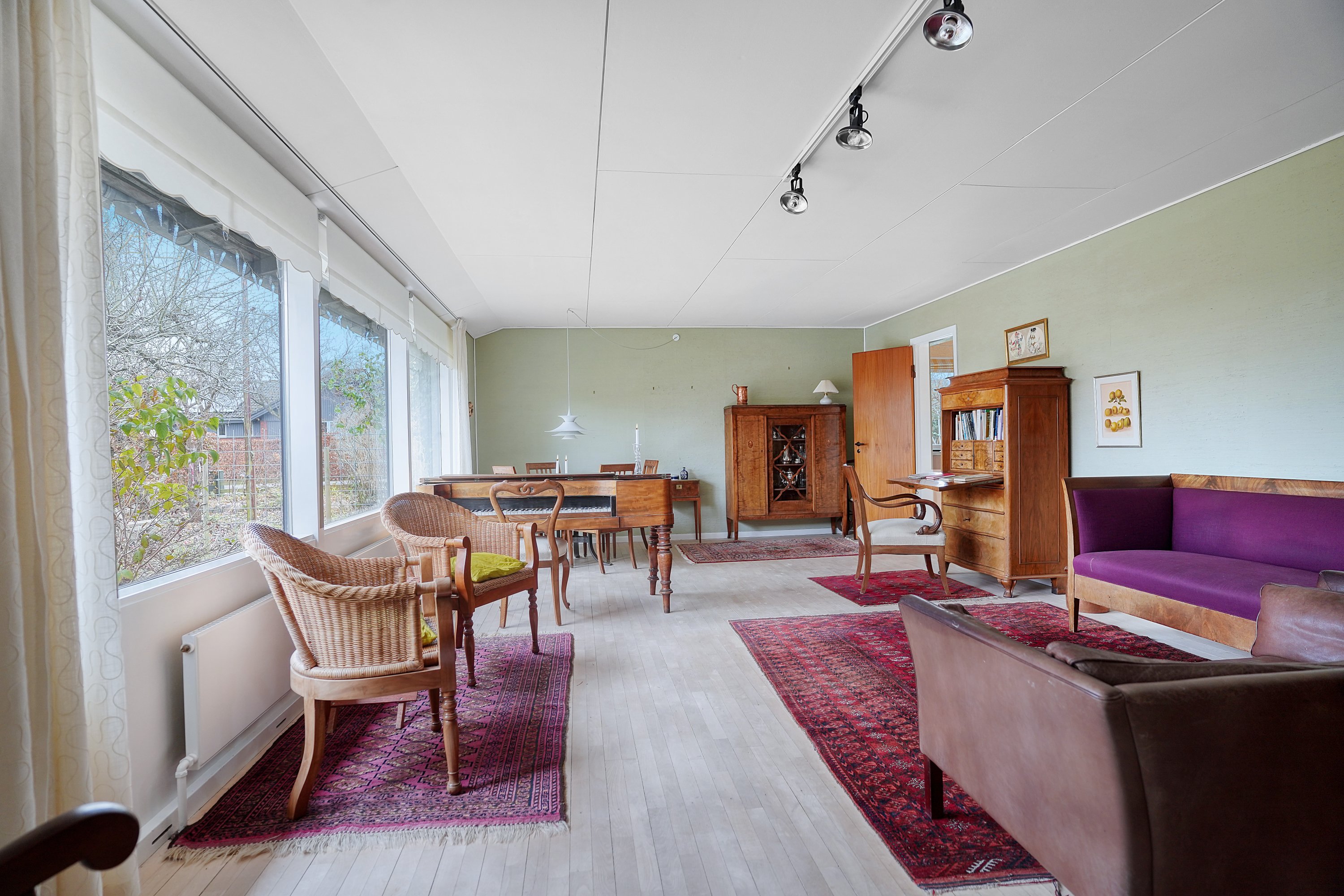 Fremhævet stue billede i fuldskærmstilstand. Billede af Stormly 17, Hareskov, 3500 Værløse