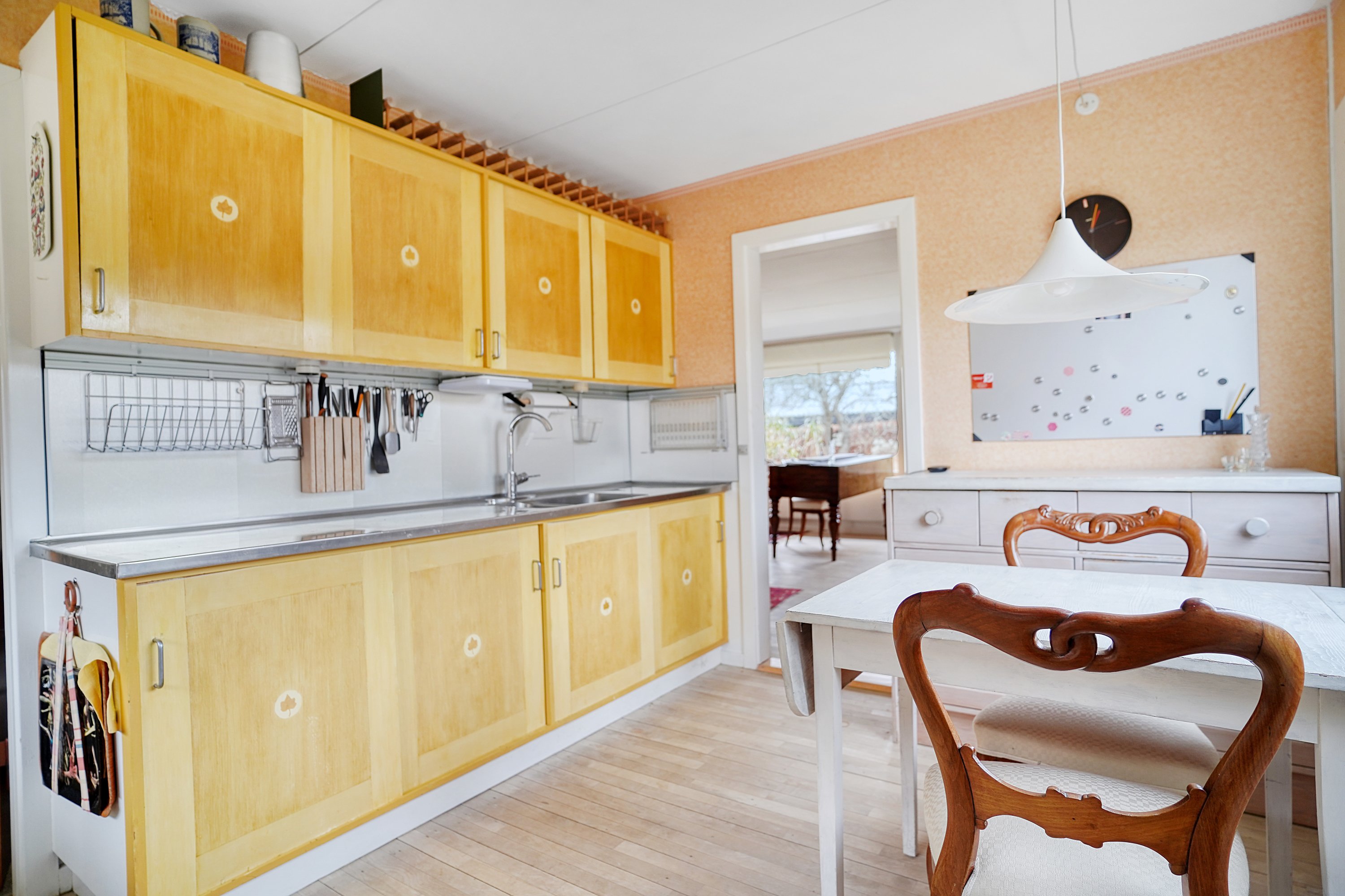 Fremhævet køkken billede i fuldskærmstilstand. Billede af Stormly 17, Hareskov, 3500 Værløse