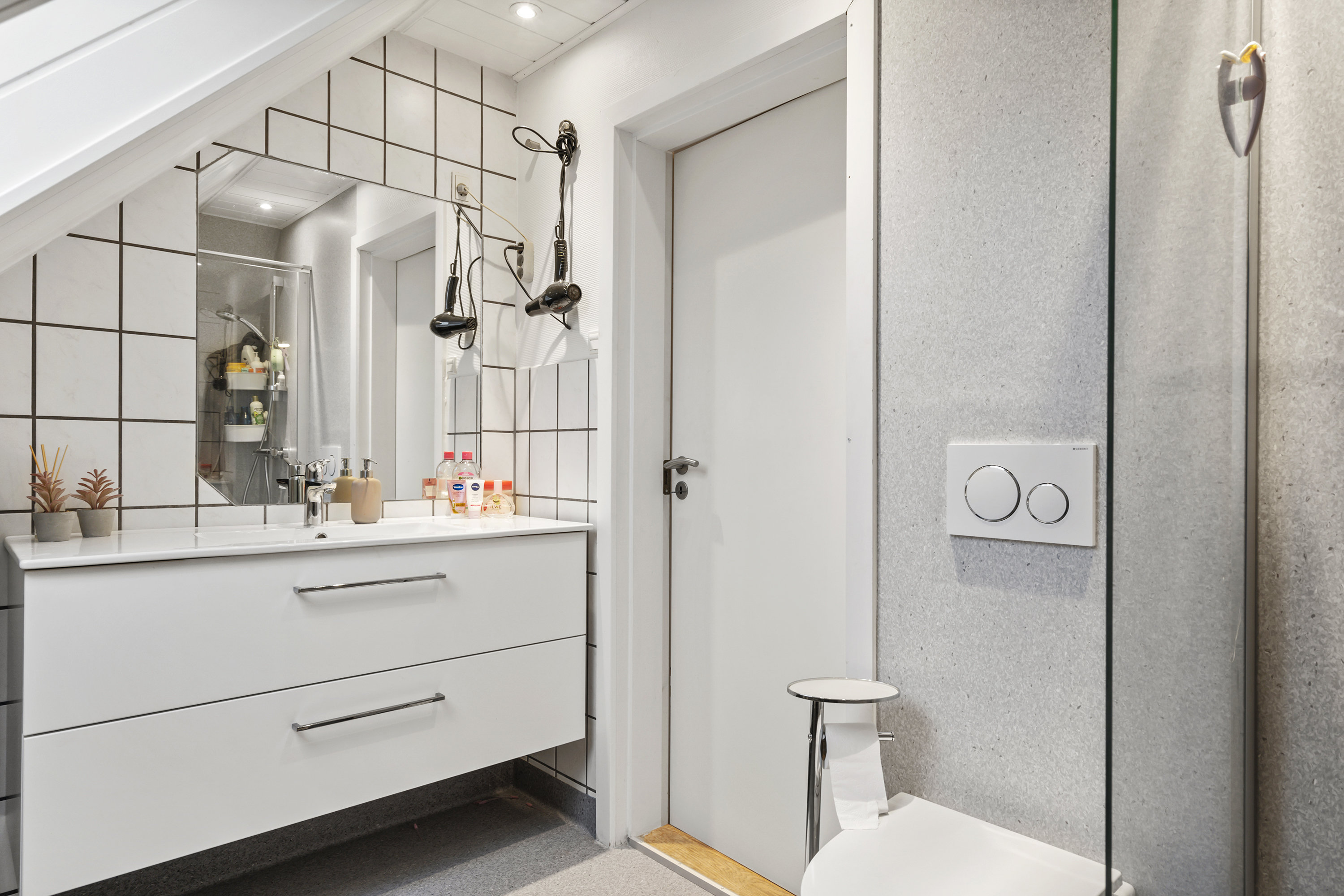 Fremhævet toilet billede i fuldskærmstilstand. Billede af Søndergade 25, 9300 Sæby