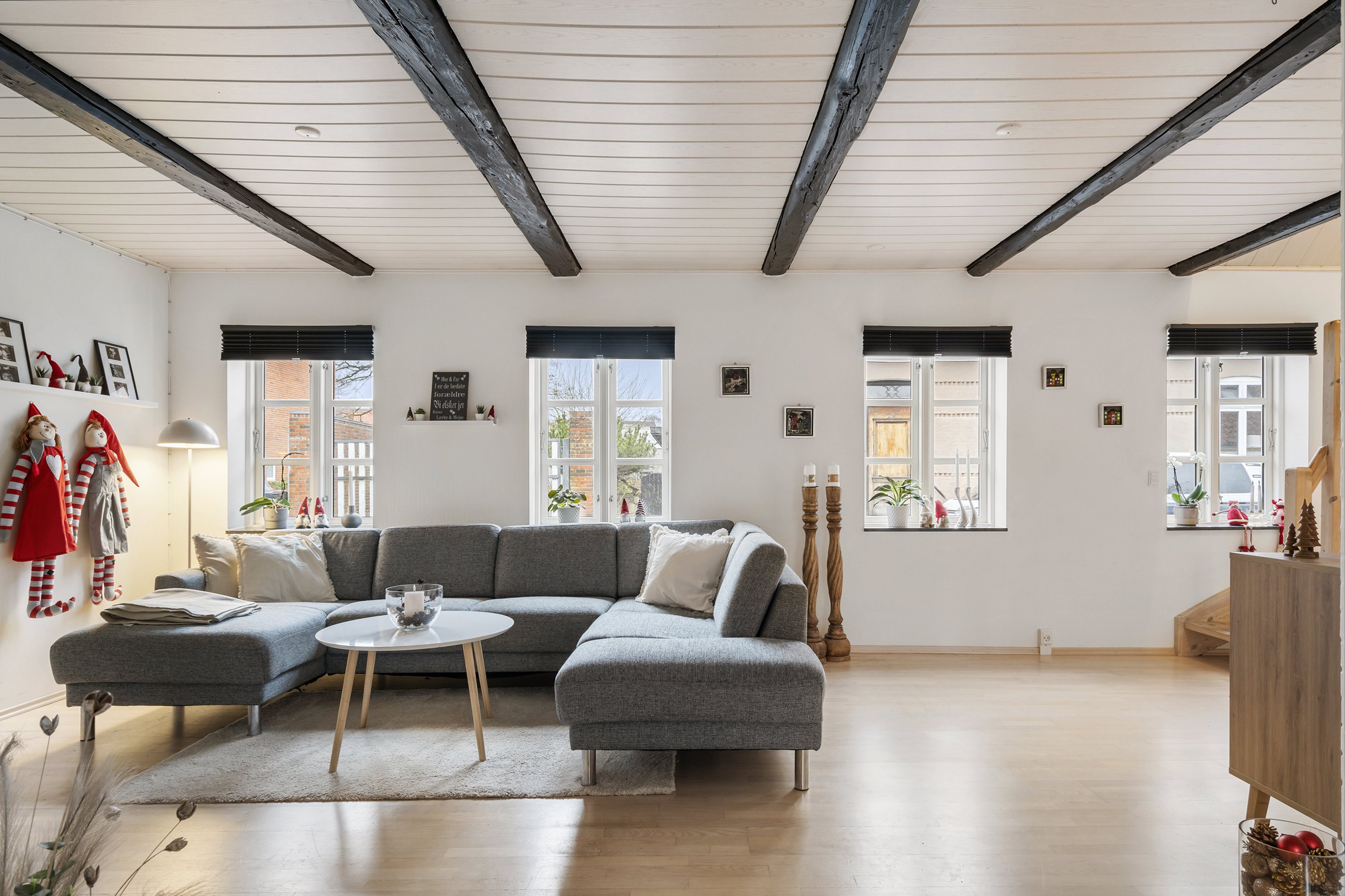 Fremhævet stue billede i fuldskærmstilstand. Billede af Søndergade 25, 9300 Sæby