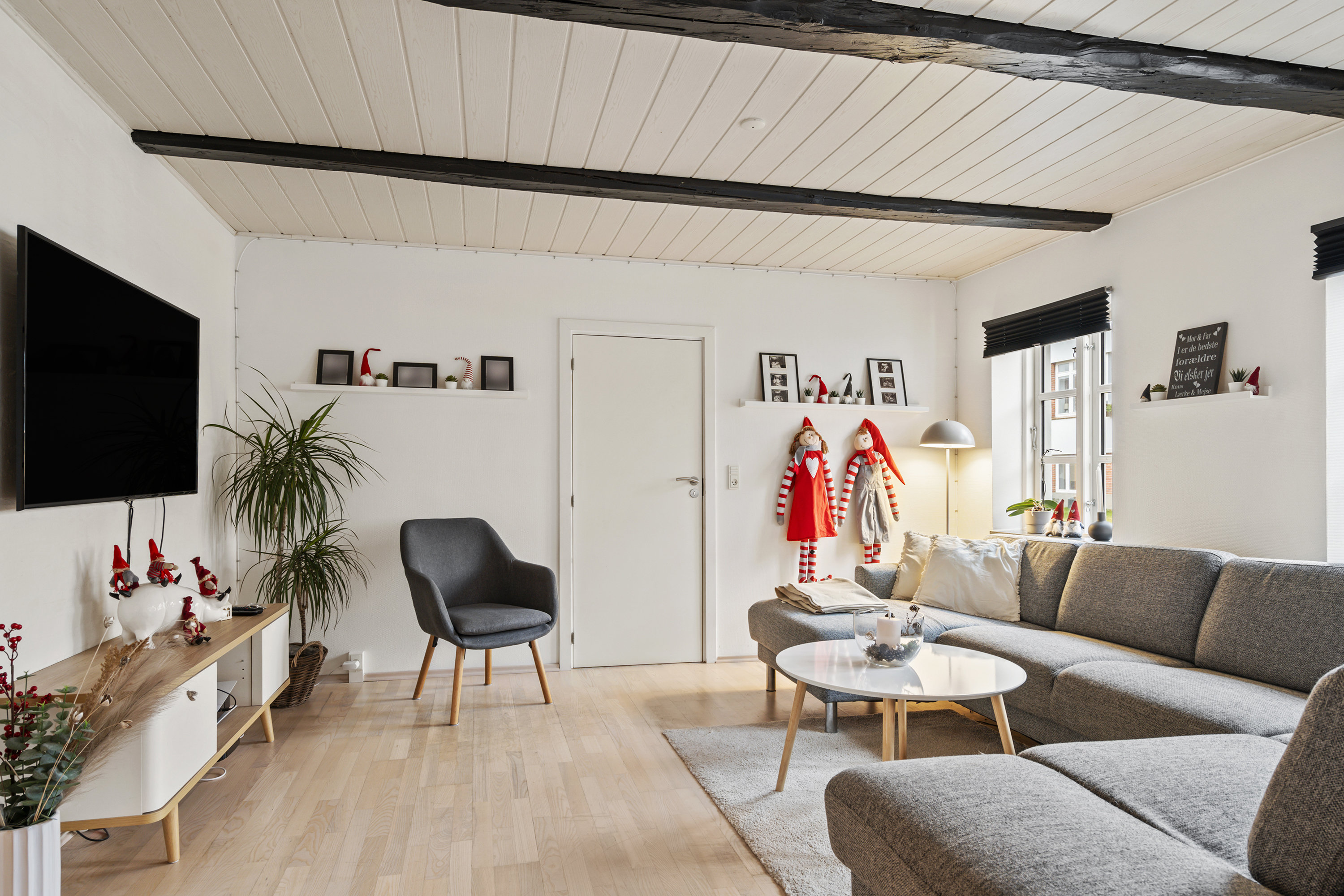 Fremhævet stue billede i fuldskærmstilstand. Billede af Søndergade 25, 9300 Sæby