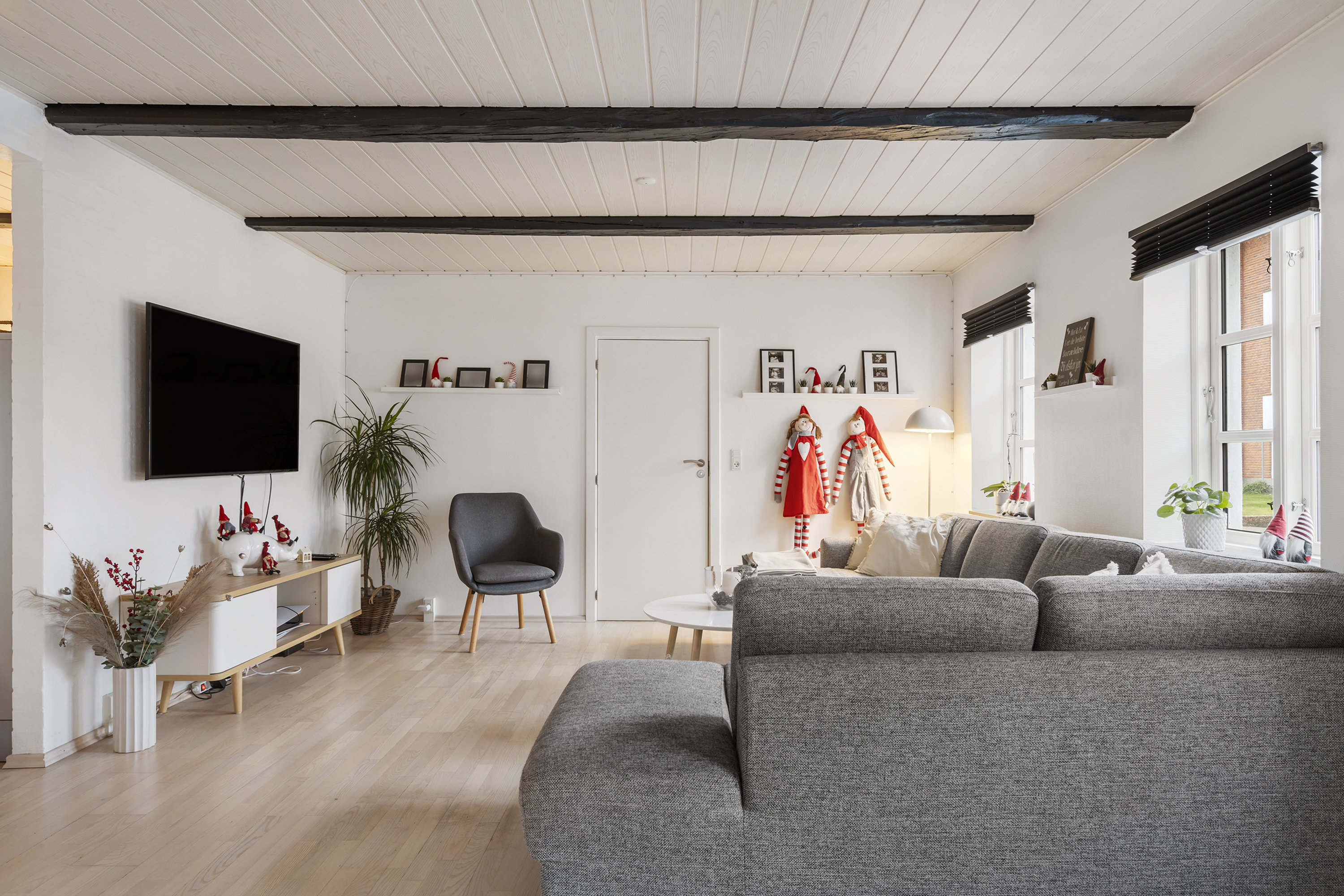 Fremhævet stue billede i fuldskærmstilstand. Billede af Søndergade 25, 9300 Sæby