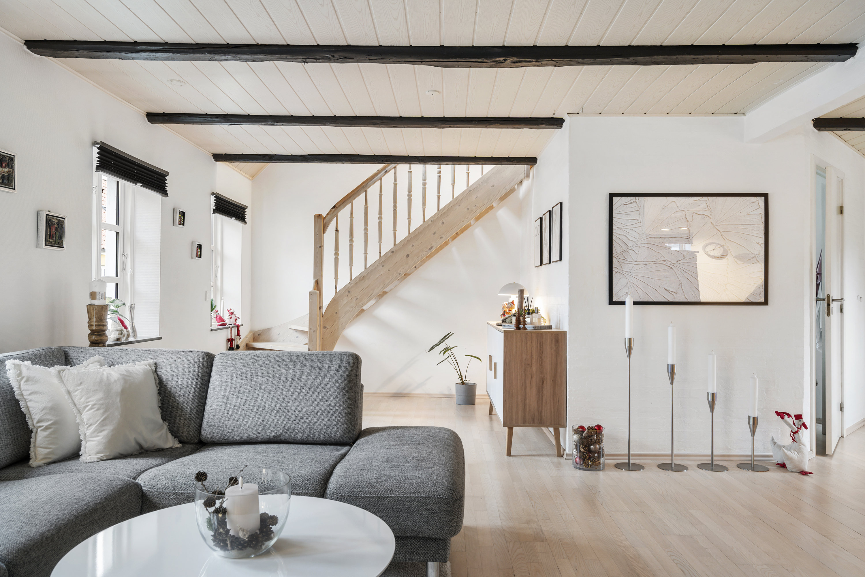 Fremhævet stue billede i fuldskærmstilstand. Billede af Søndergade 25, 9300 Sæby