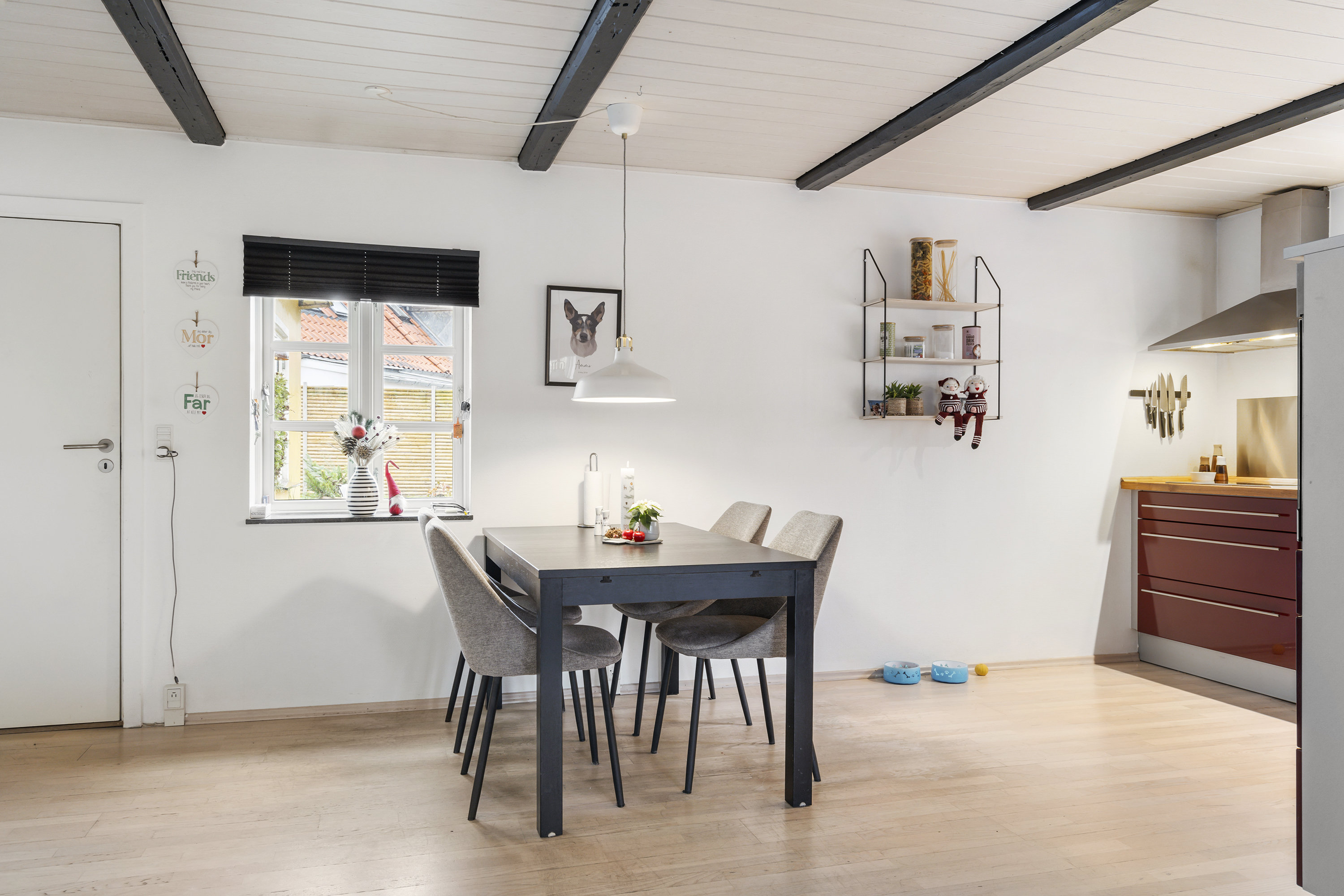 Fremhævet stue billede i fuldskærmstilstand. Billede af Søndergade 25, 9300 Sæby