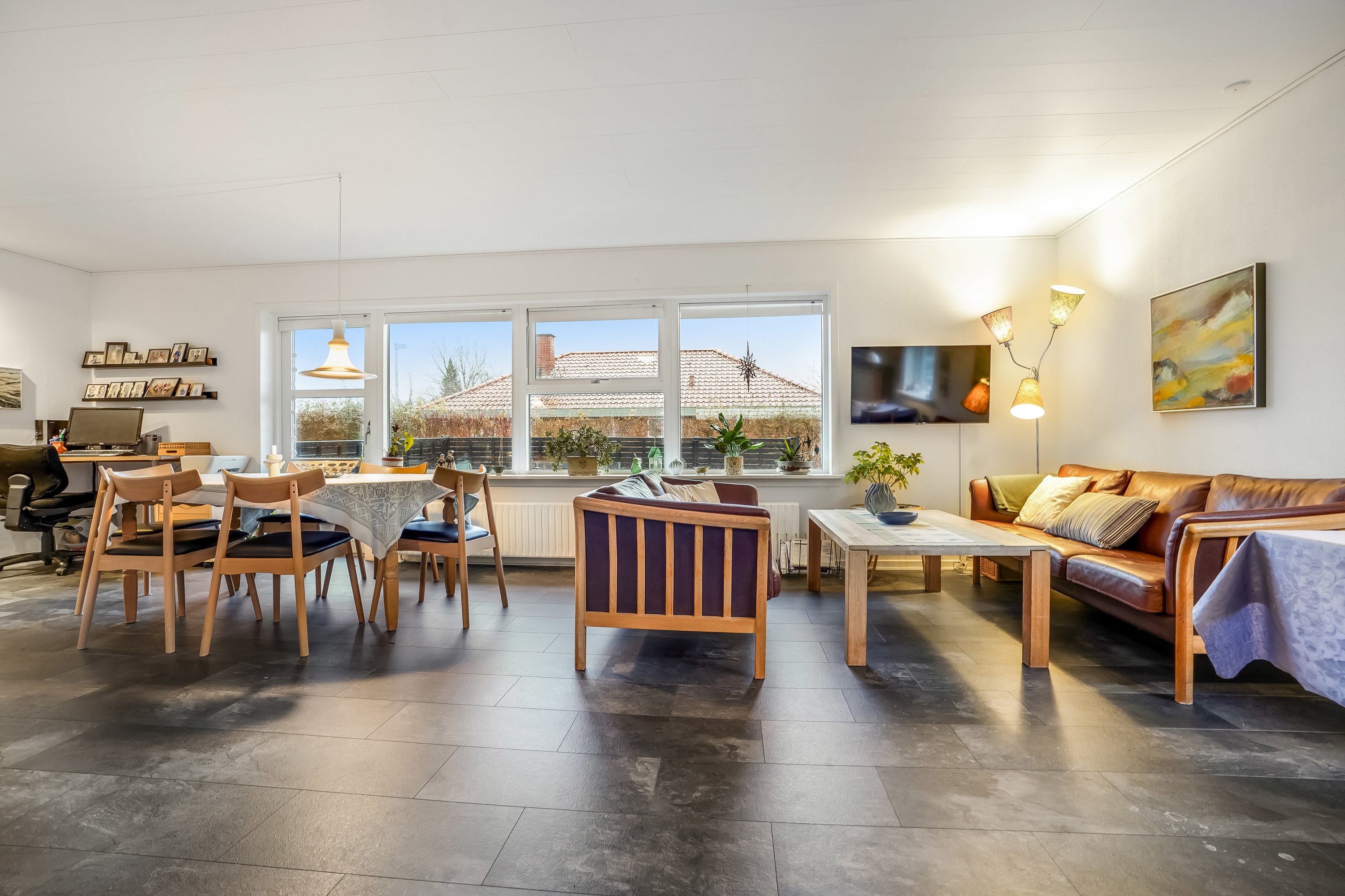 Fremhævet stue billede i fuldskærmstilstand. Billede af Parkvej 22, 6623 Vorbasse