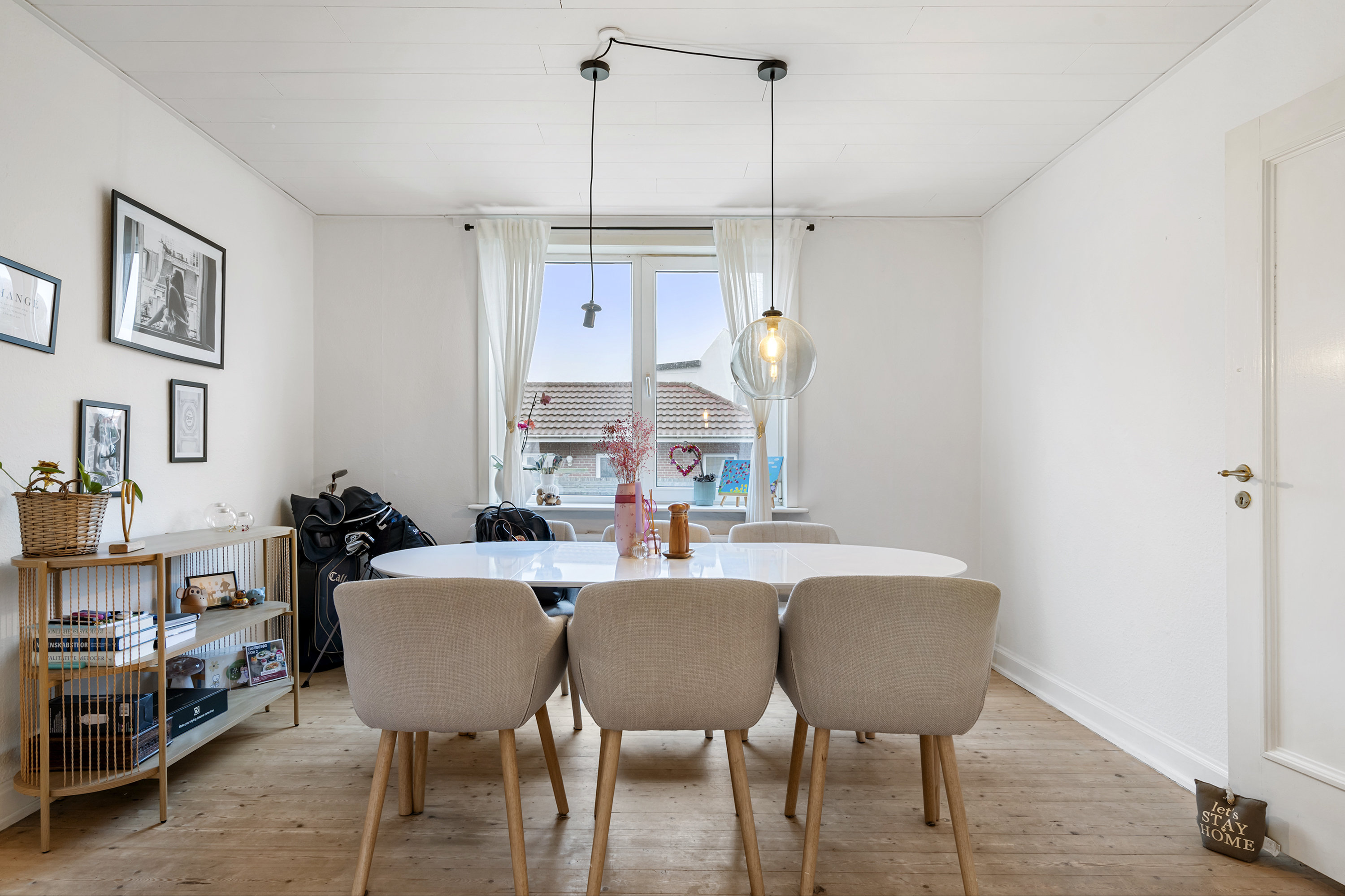 Fremhævet stue billede i fuldskærmstilstand. Billede af Bovinsgade 2, 9900 Frederikshavn