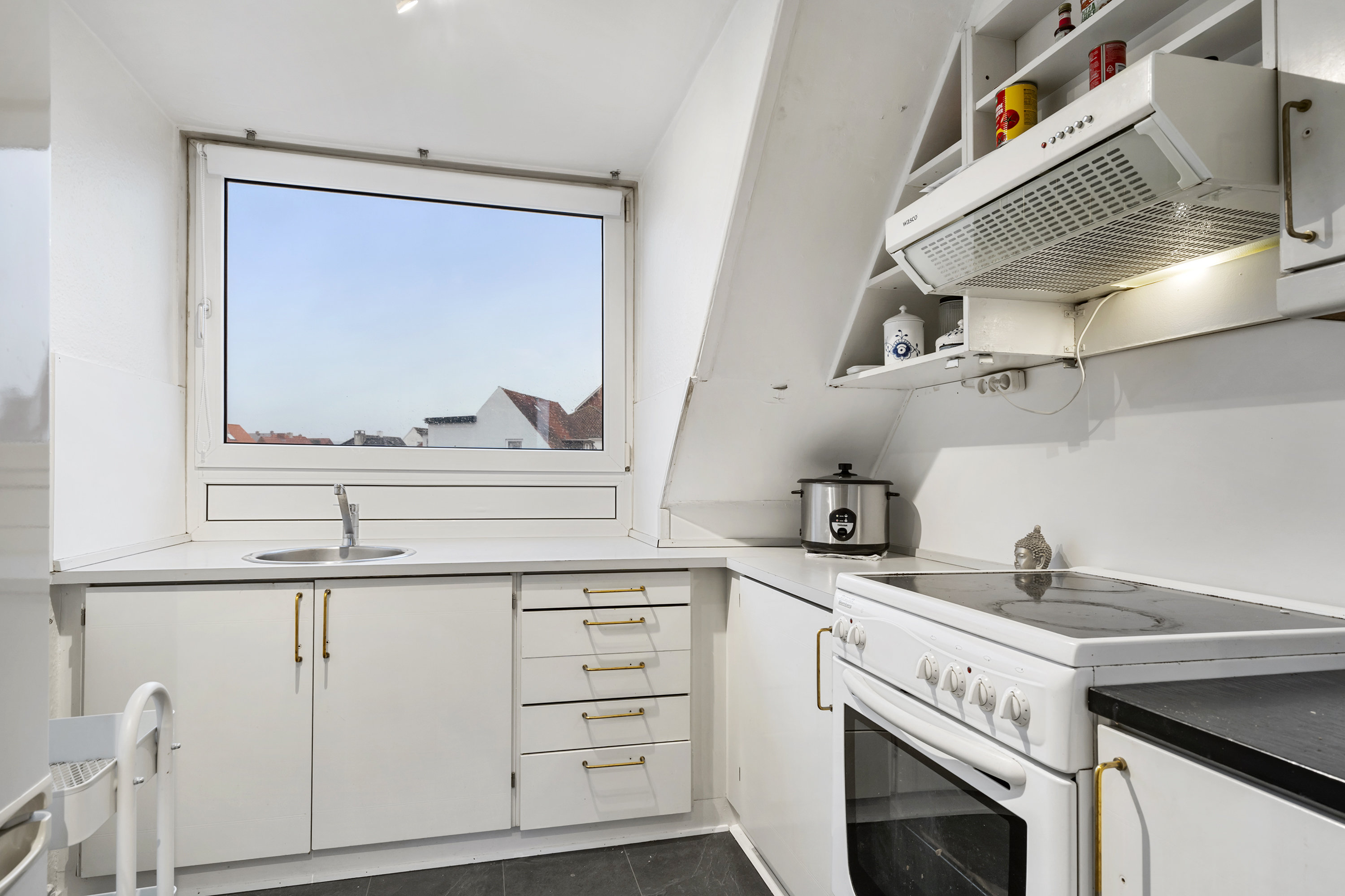 Fremhævet køkken billede i fuldskærmstilstand. Billede af Bovinsgade 2, 9900 Frederikshavn