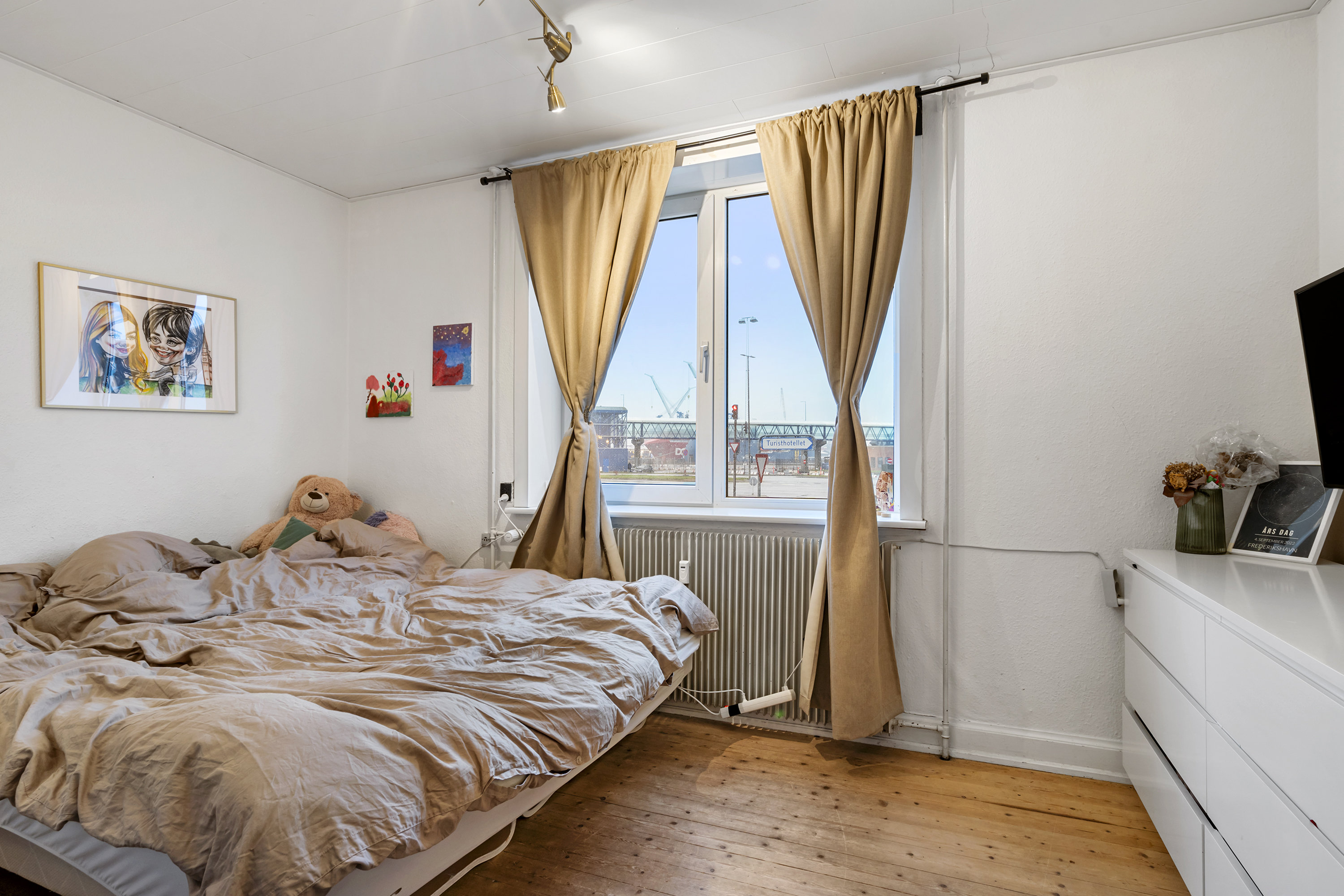 Fremhævet værelse billede i fuldskærmstilstand. Billede af Bovinsgade 2, 9900 Frederikshavn