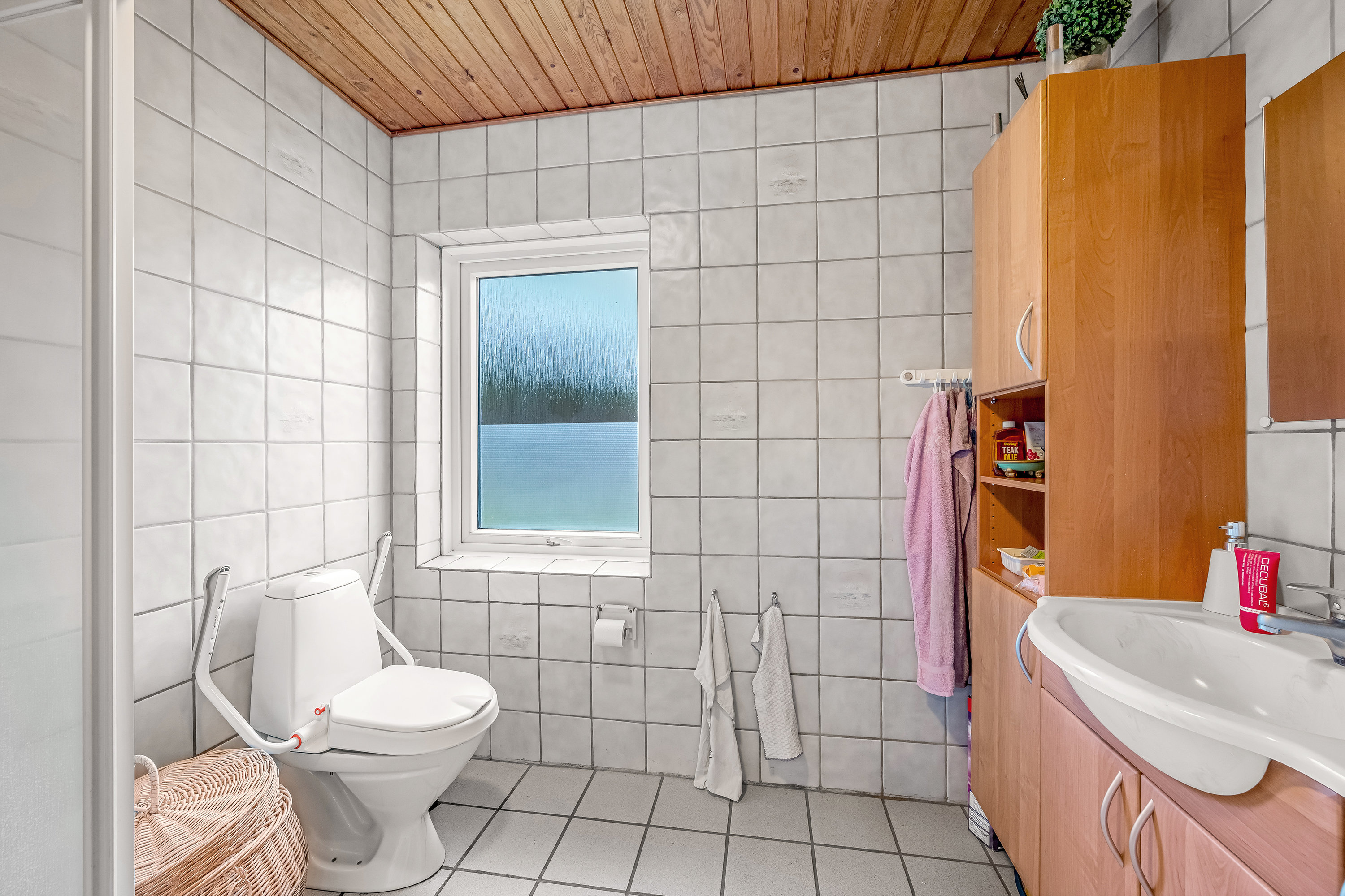 Fremhævet badeværelse  billede i fuldskærmstilstand. Billede af Borrisvej 9, Gaasdalhede, 6920 Videbæk