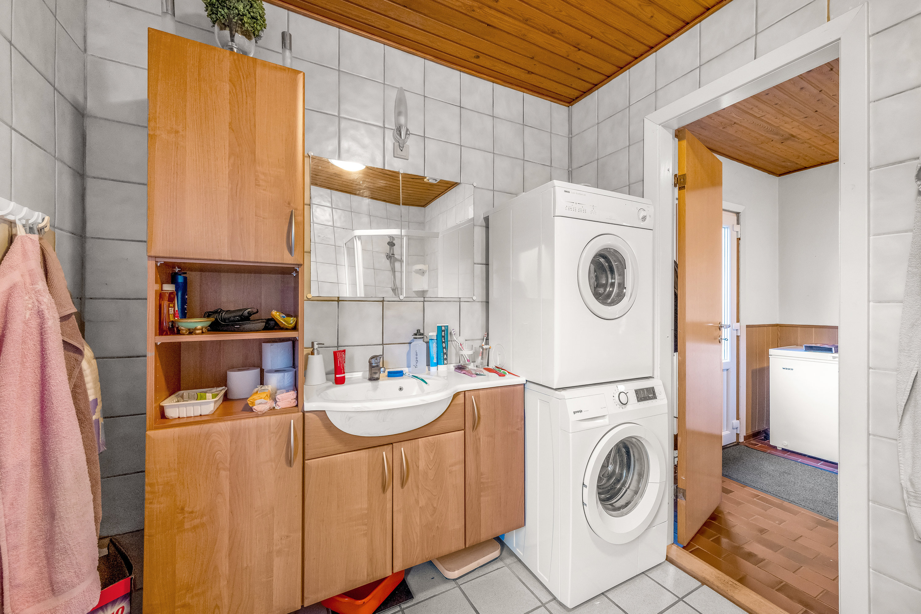 Fremhævet badeværelse  billede i fuldskærmstilstand. Billede af Borrisvej 9, Gaasdalhede, 6920 Videbæk