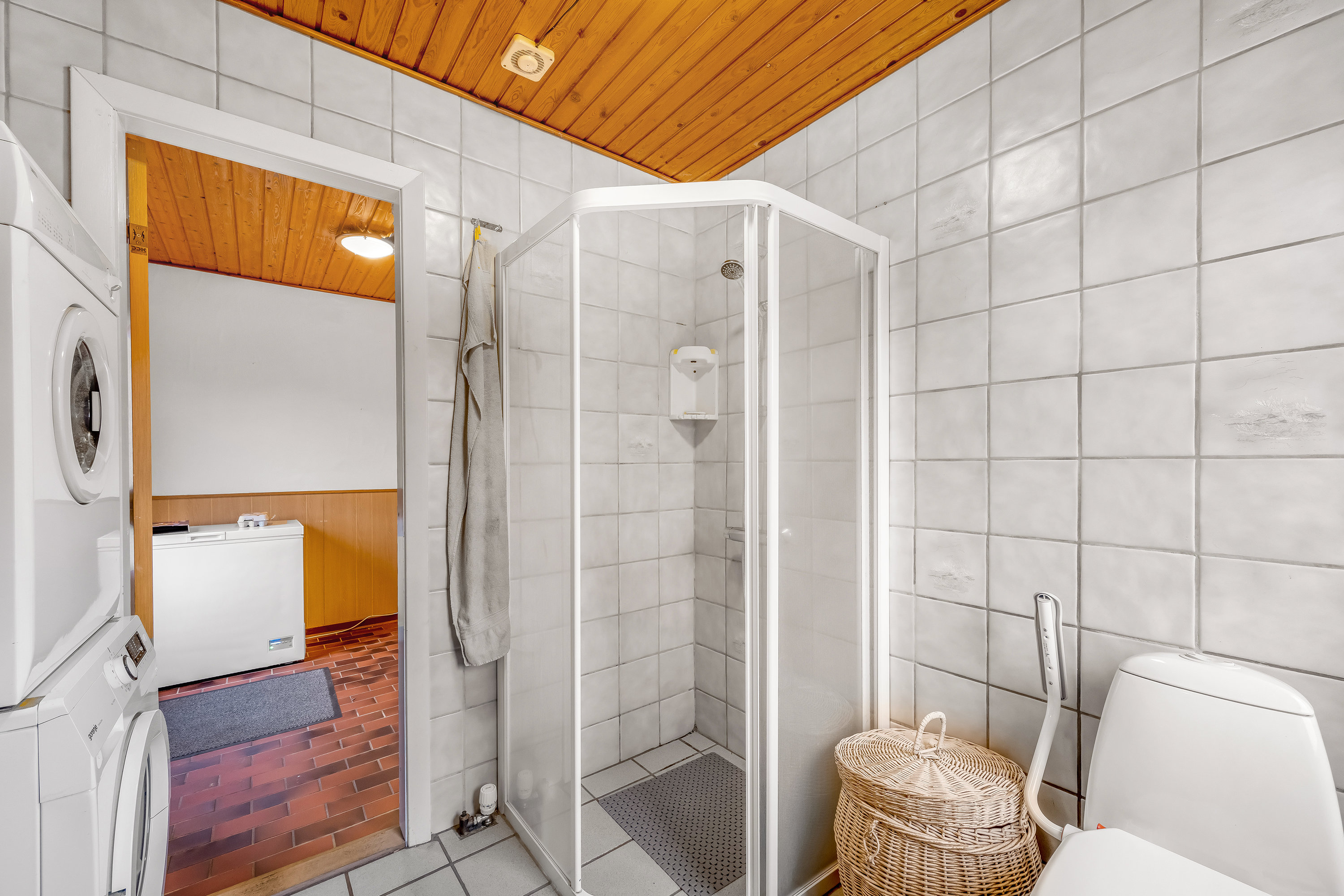 Fremhævet badeværelse  billede i fuldskærmstilstand. Billede af Borrisvej 9, Gaasdalhede, 6920 Videbæk