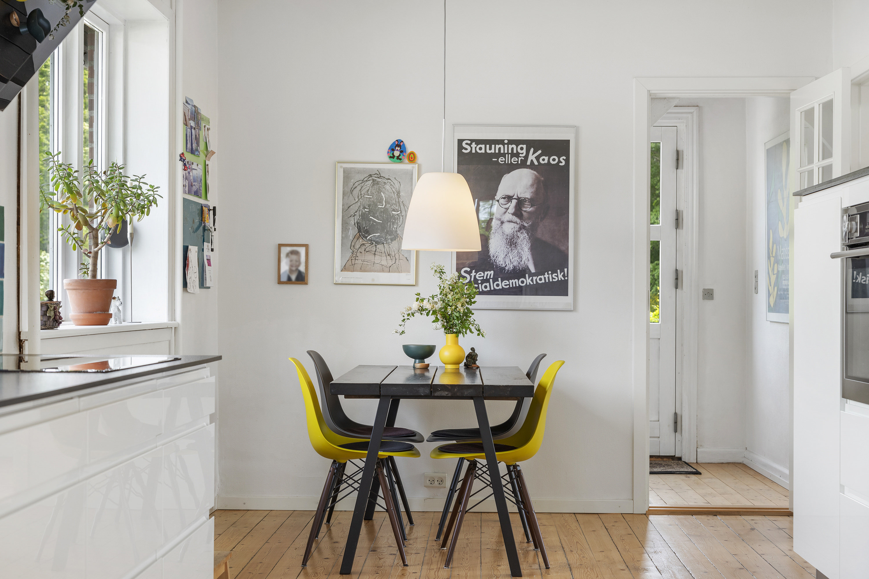 Fremhævet køkken billede i fuldskærmstilstand. Billede af Brøndumvej 33, 9690 Fjerritslev