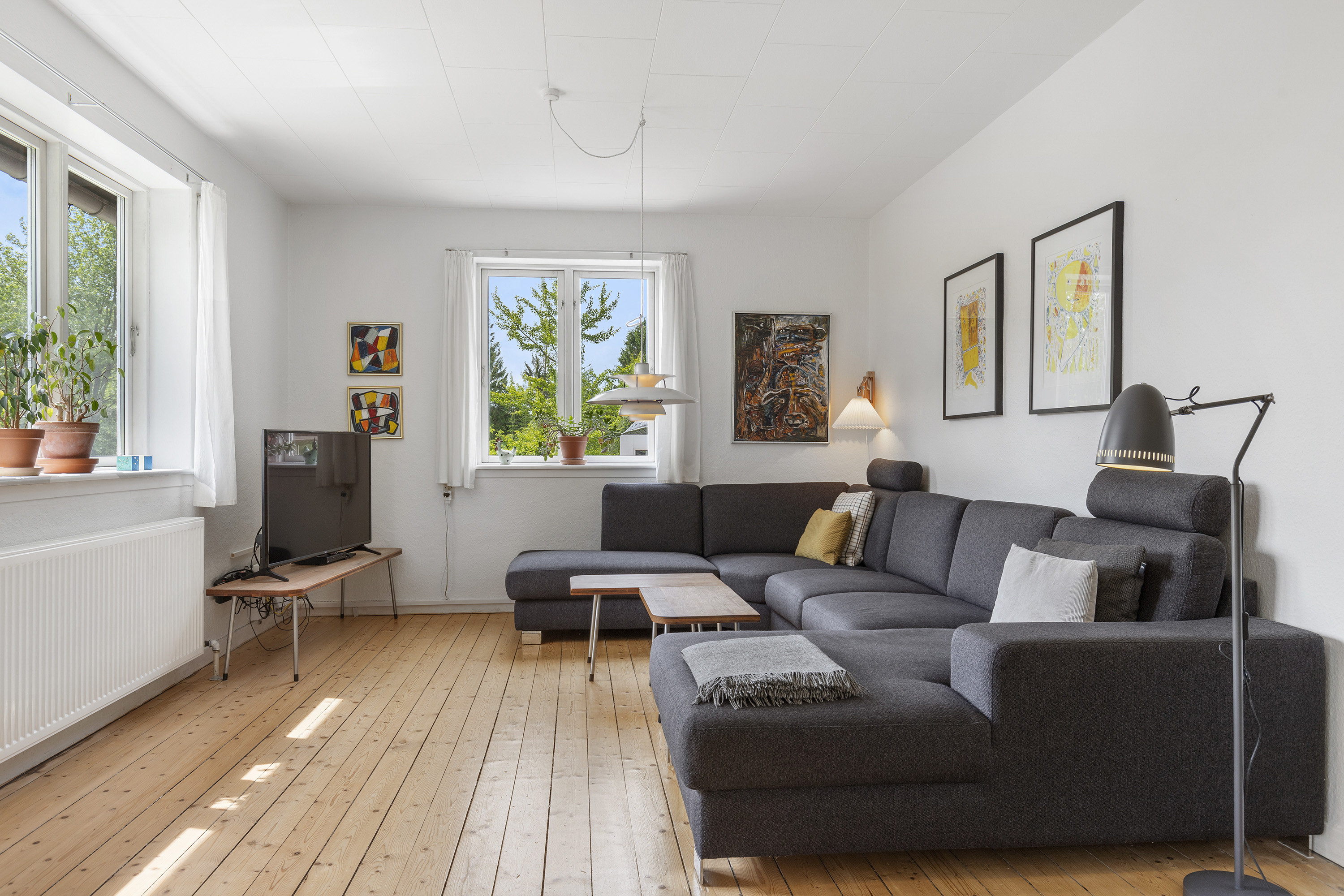 Fremhævet stue billede i fuldskærmstilstand. Billede af Brøndumvej 33, 9690 Fjerritslev